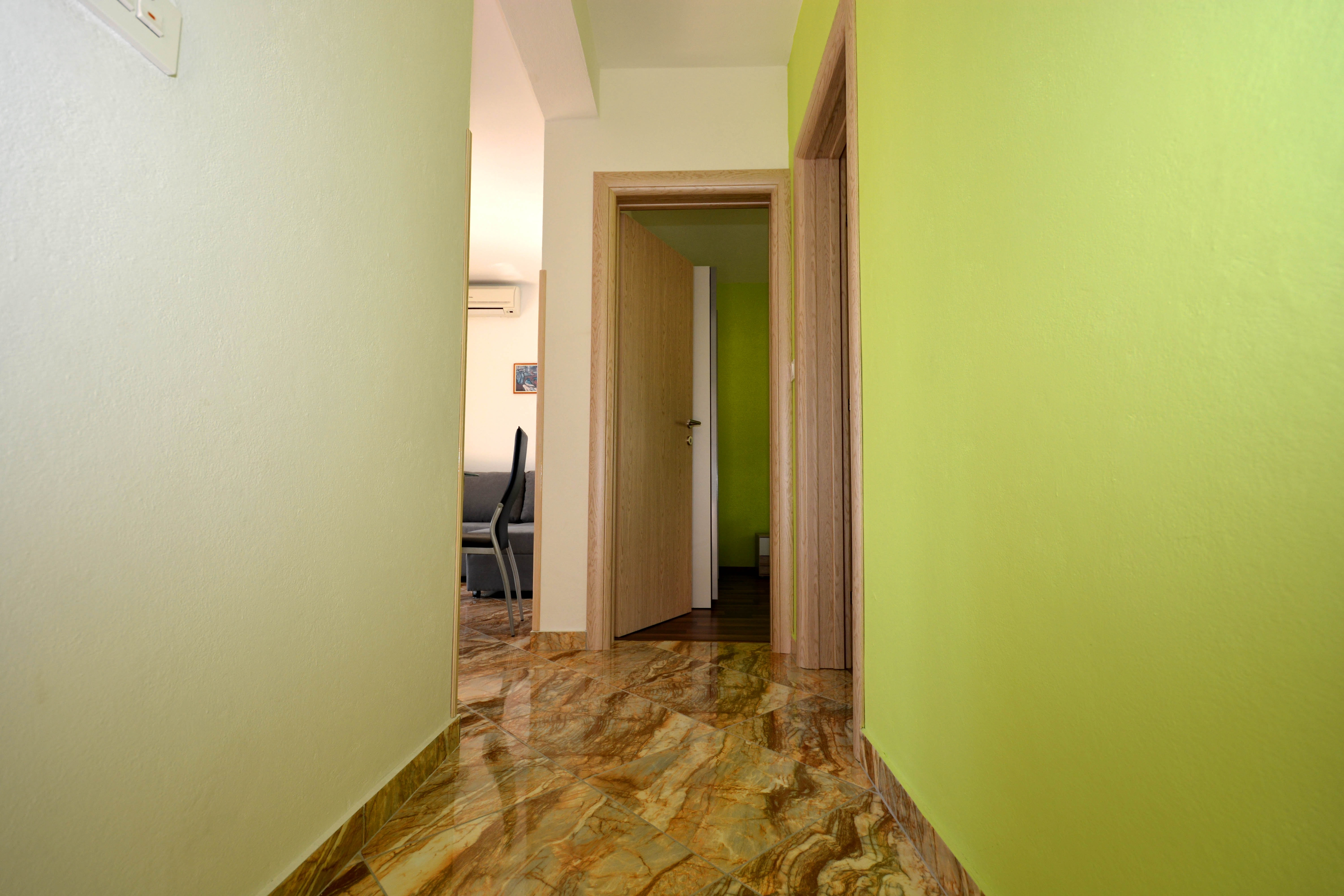 Two bedroom apartment with terrace Okrug Gornji, Čiovo  A-c