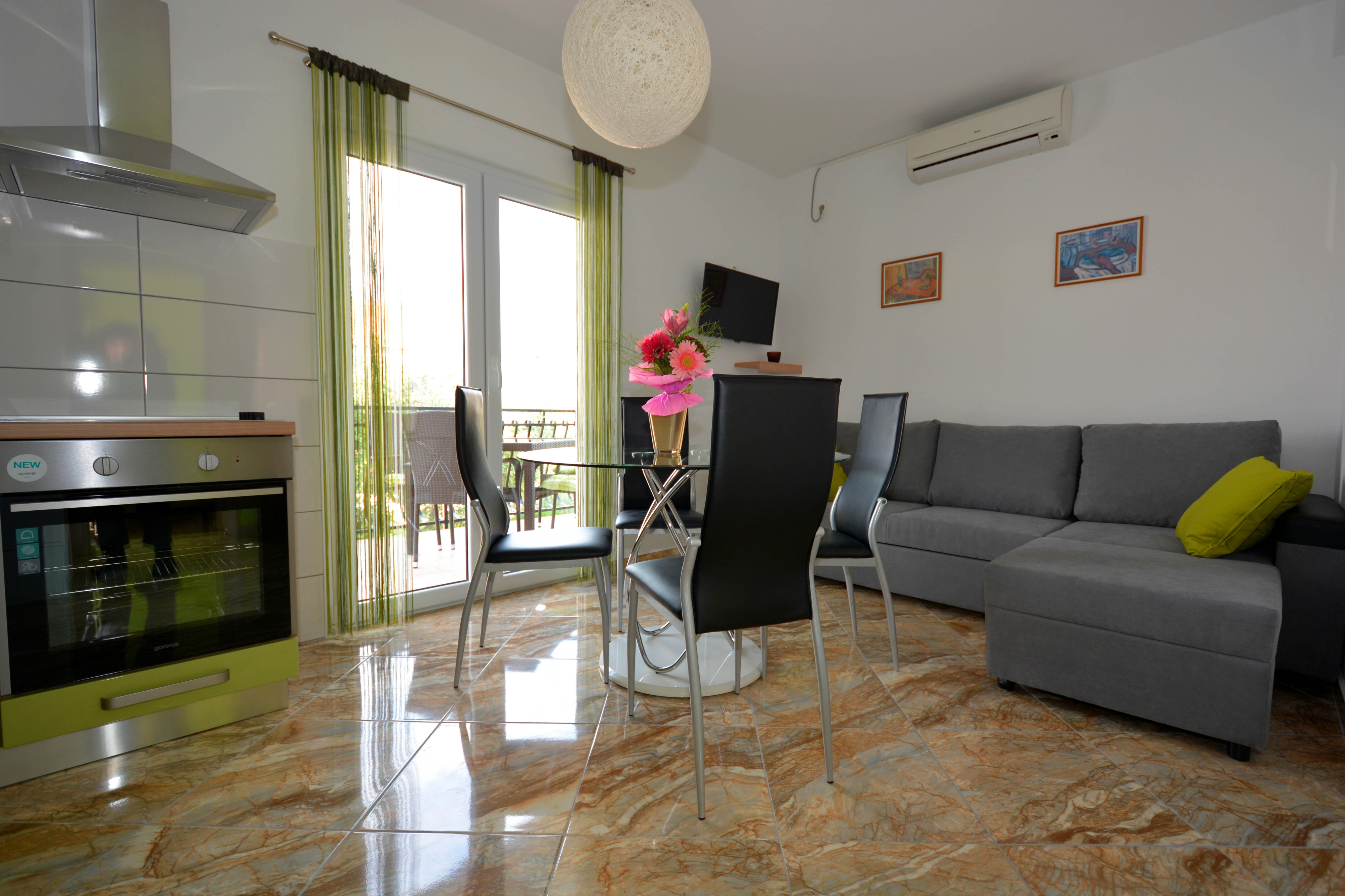 Two bedroom apartment with terrace Okrug Gornji, Čiovo  A-c
