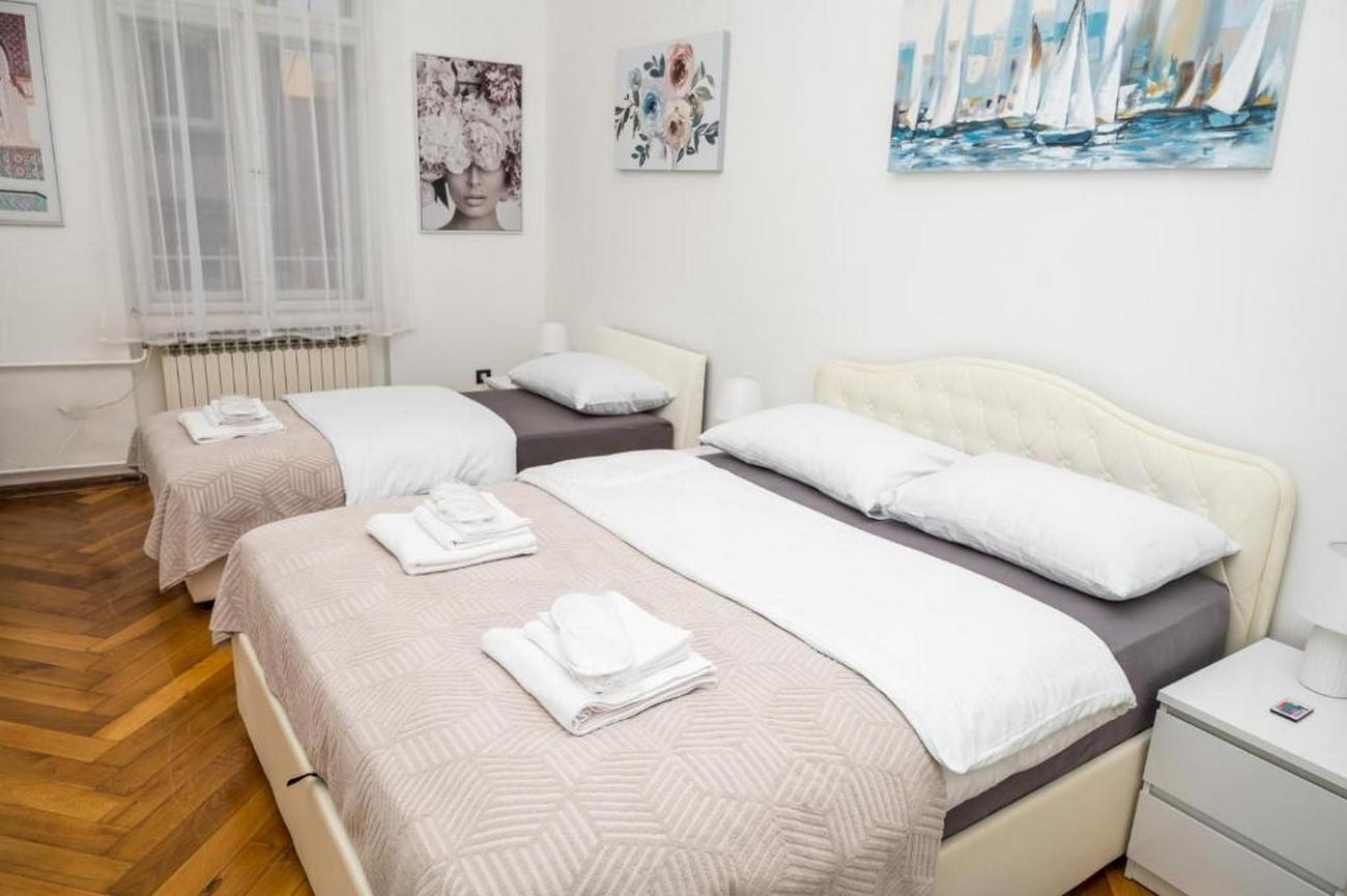 Two bedroom apartment with balcony Zagreb  A-a