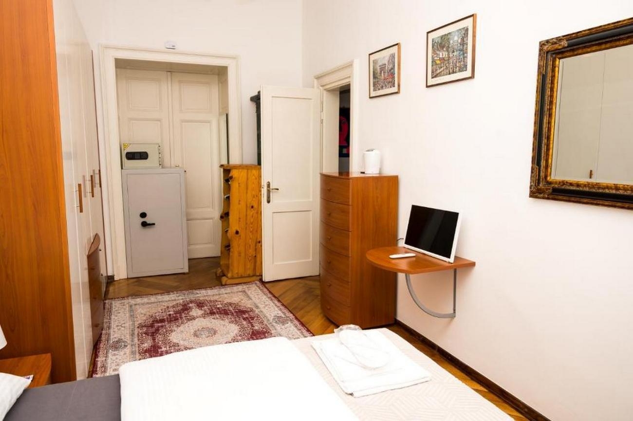 Two bedroom apartment with balcony Zagreb  A-a