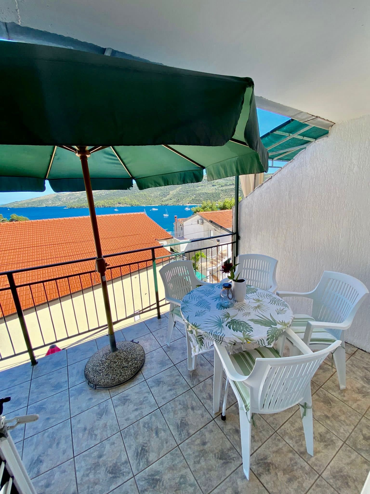 Two bedroom apartment with terrace and sea view Marina, Trogir  A-a