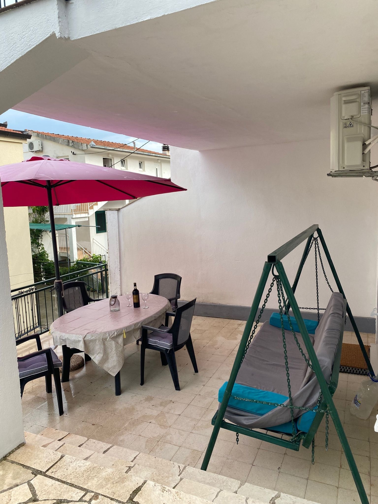 One bedroom apartment with terrace Marina, Trogir  A-b