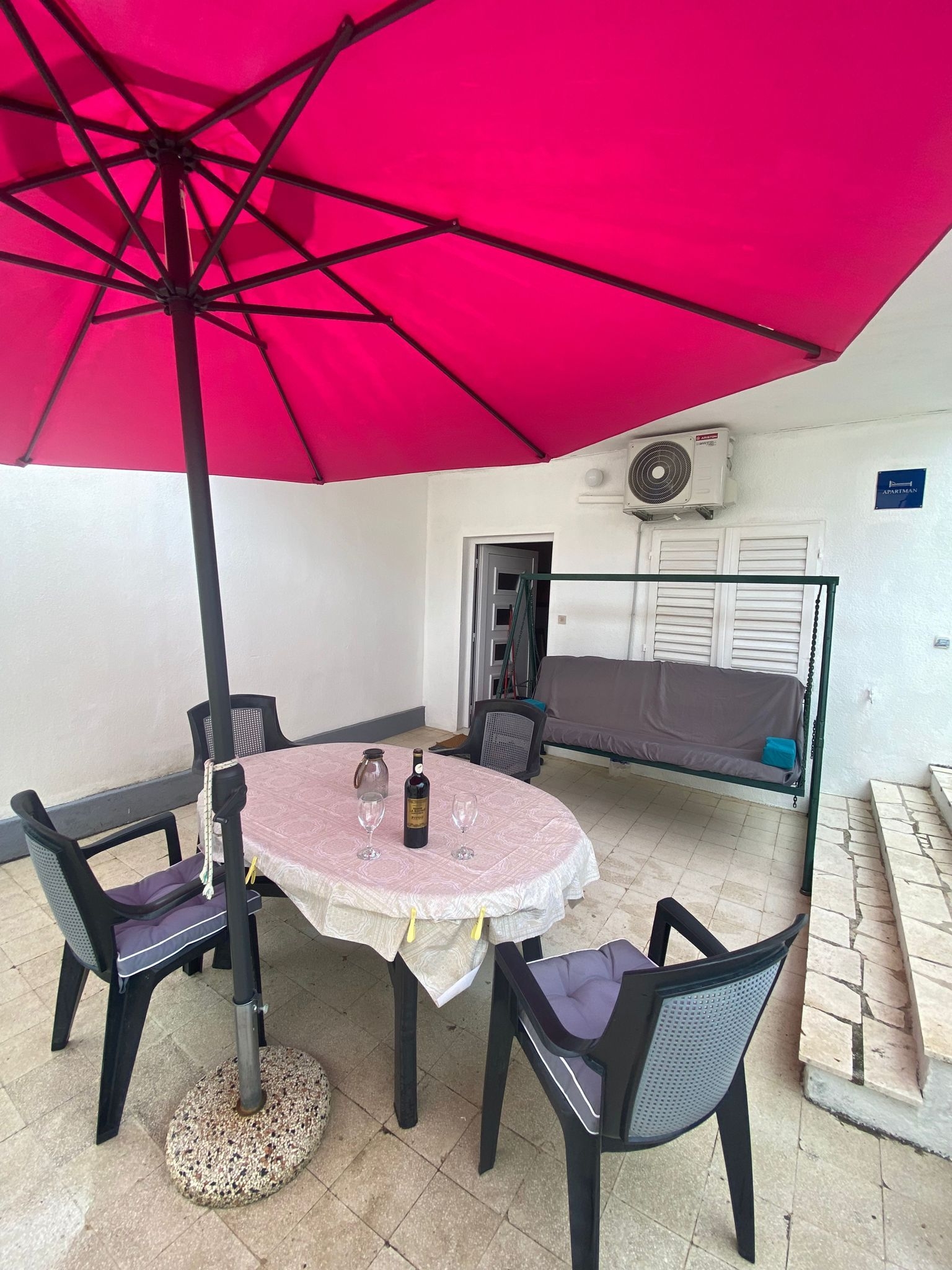 One bedroom apartment with terrace Marina, Trogir  A-b