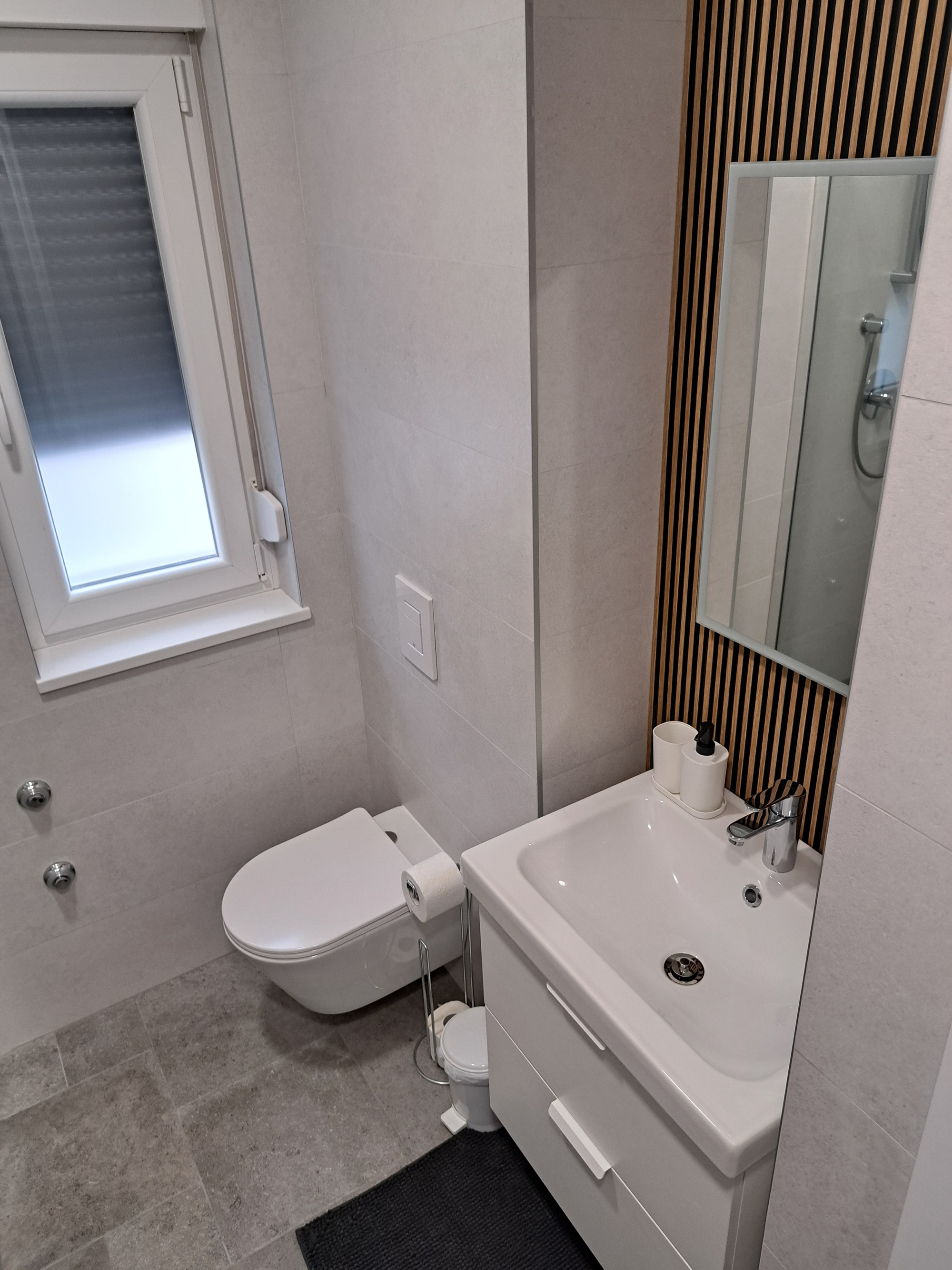 Two bedroom apartment near beach Nin, Zadar  A-b