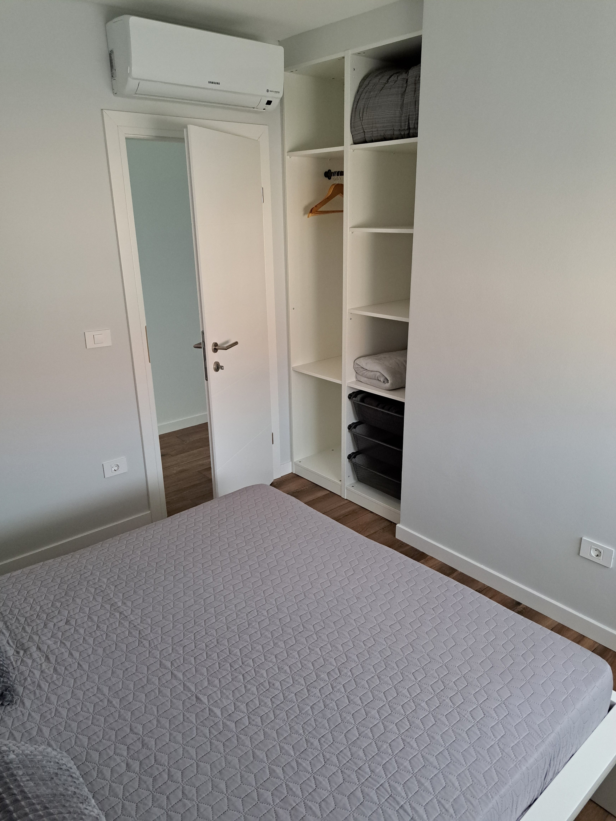 Two bedroom apartment near beach Nin, Zadar  A-b