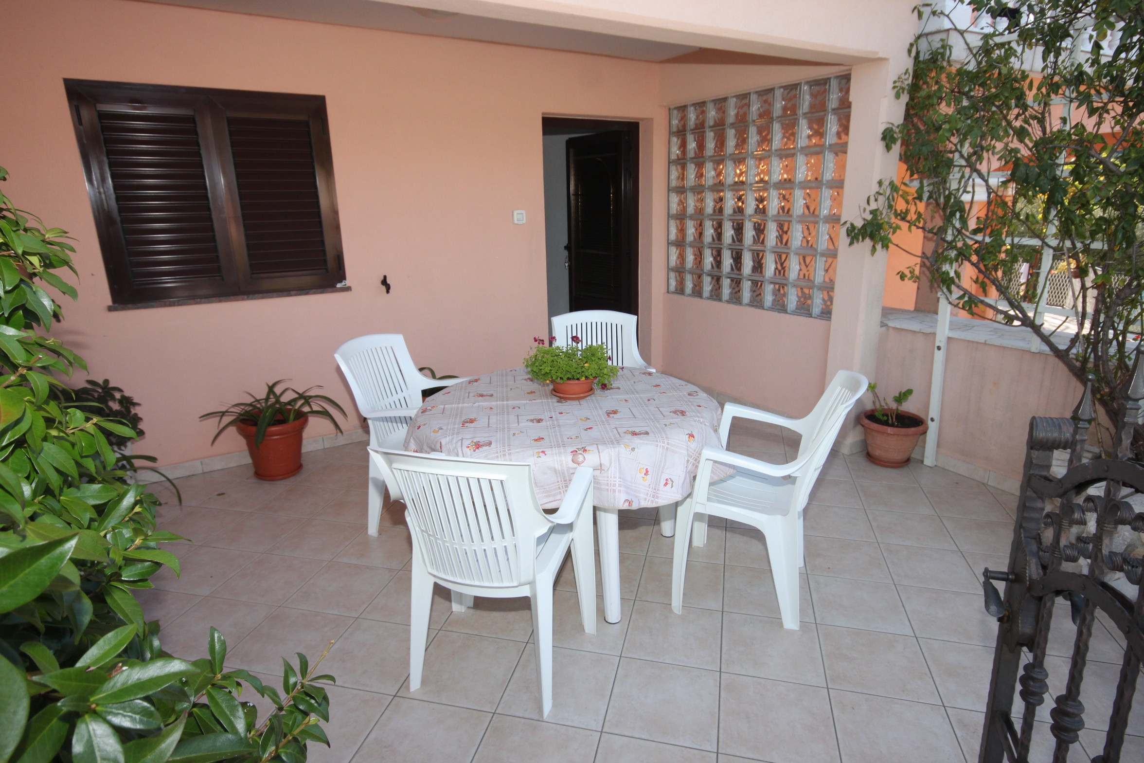 One bedroom apartment with terrace and sea view Duga Luka (Prtlog), Labin (A-2367-a)