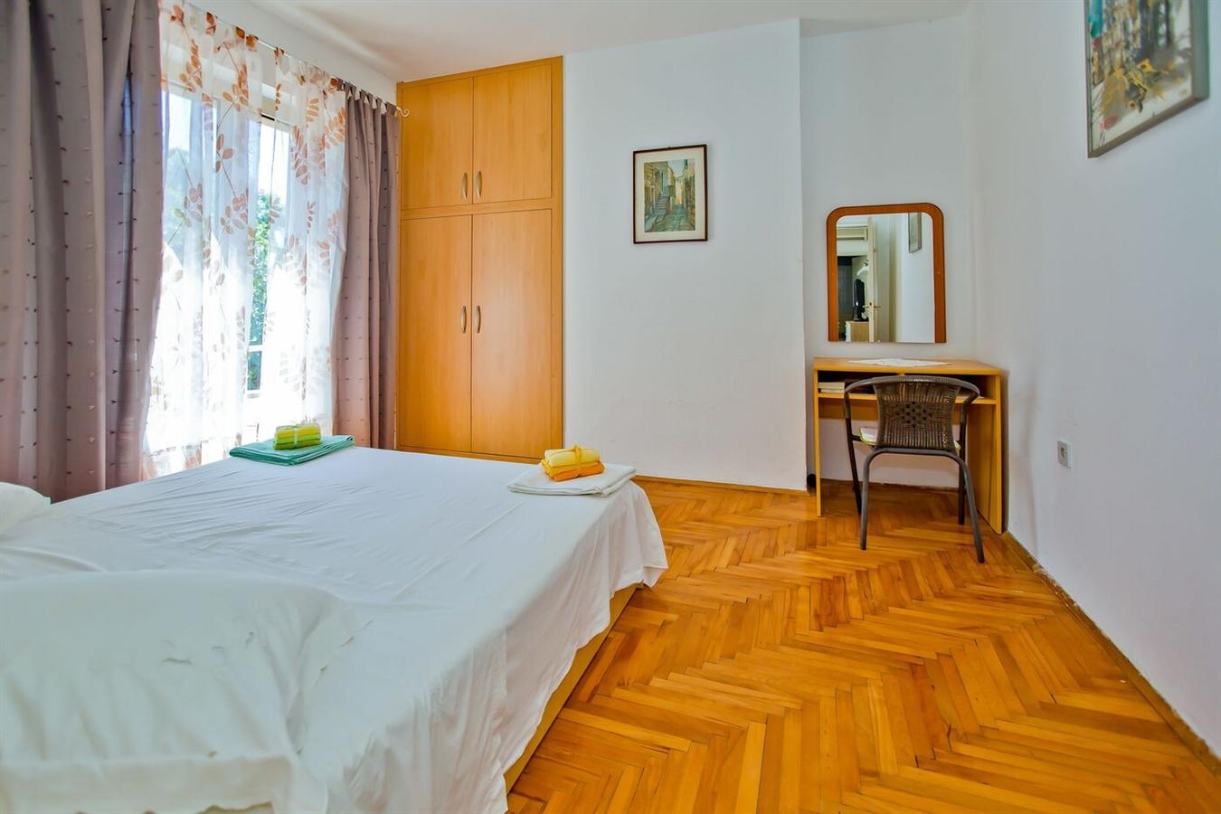 One bedroom apartment with terrace Hvar  A-a