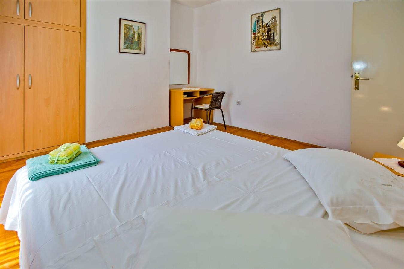 One bedroom apartment with terrace Hvar  A-a