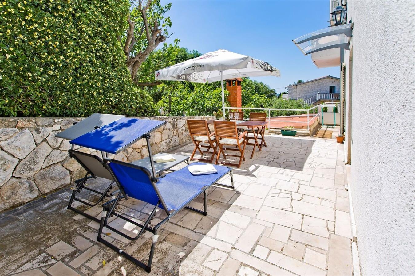 One bedroom apartment with terrace Hvar  A-a