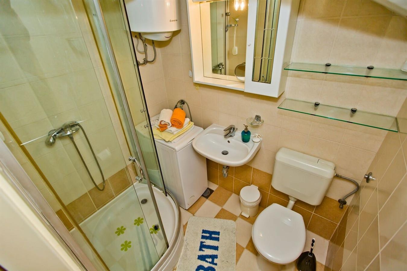 One bedroom apartment with balcony and sea view Hvar  A-c