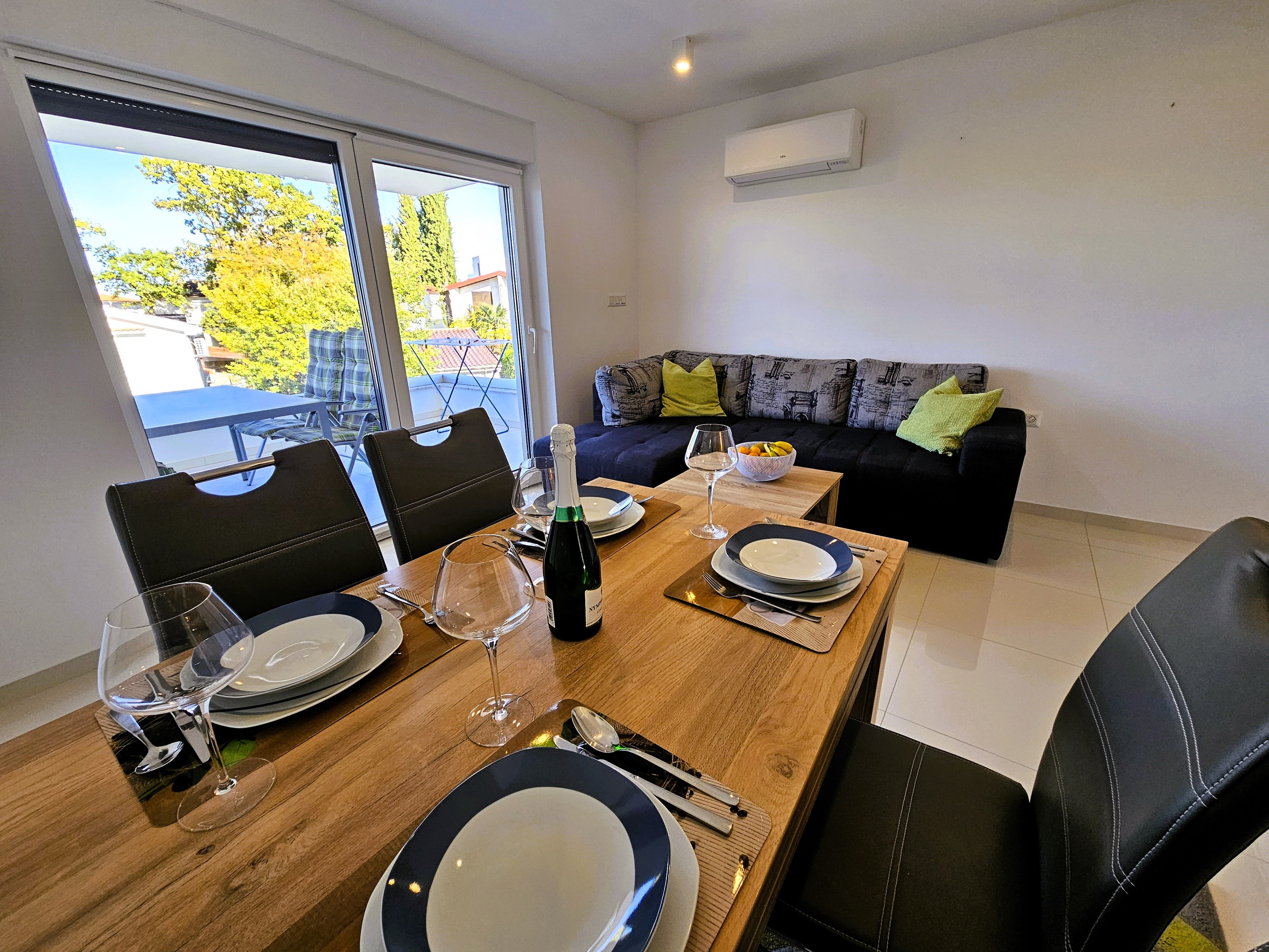 Two bedroom apartment with terrace and sea view Njivice, Krk  A-a