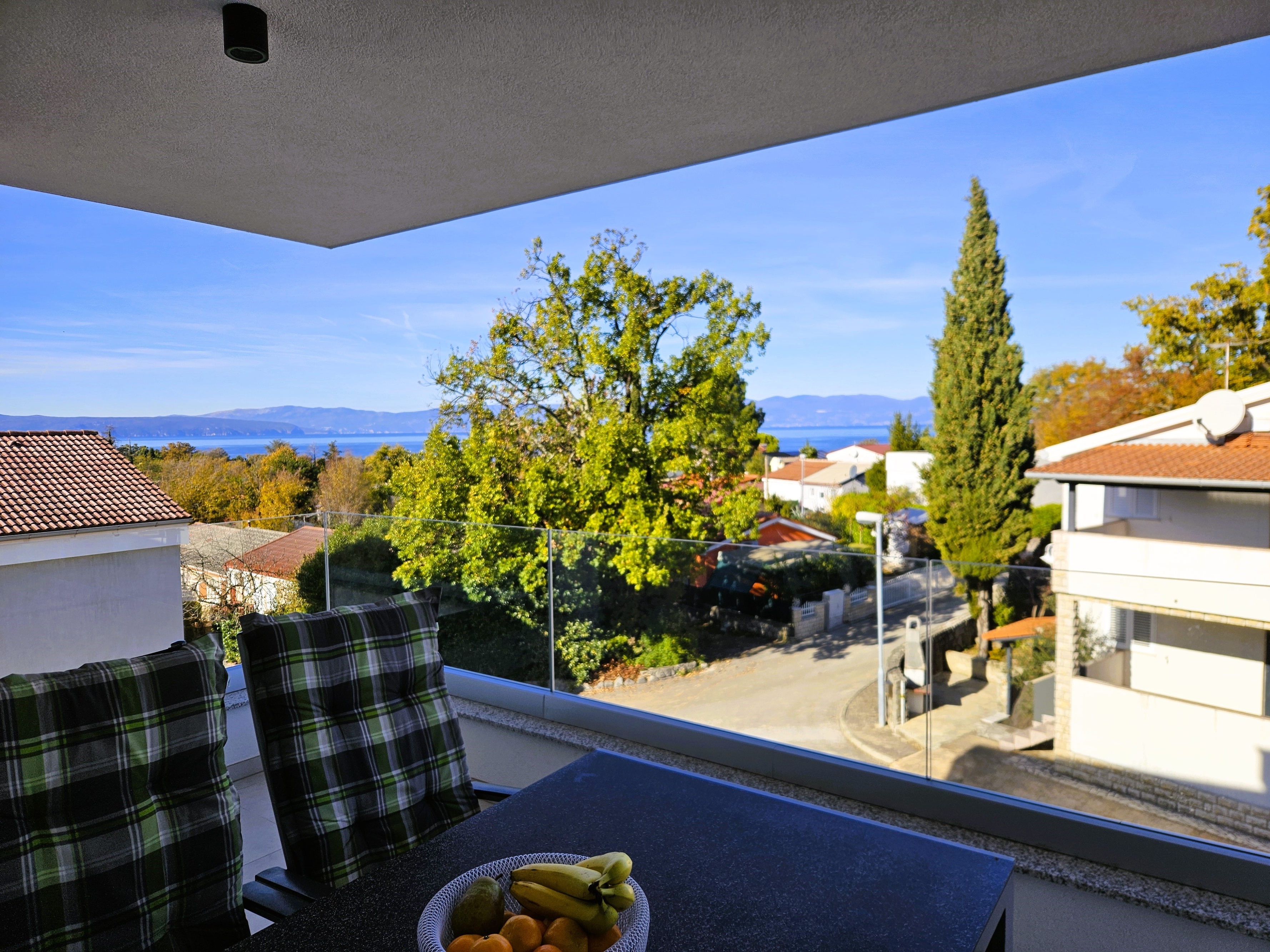Two bedroom apartment with terrace and sea view Njivice, Krk  A-a