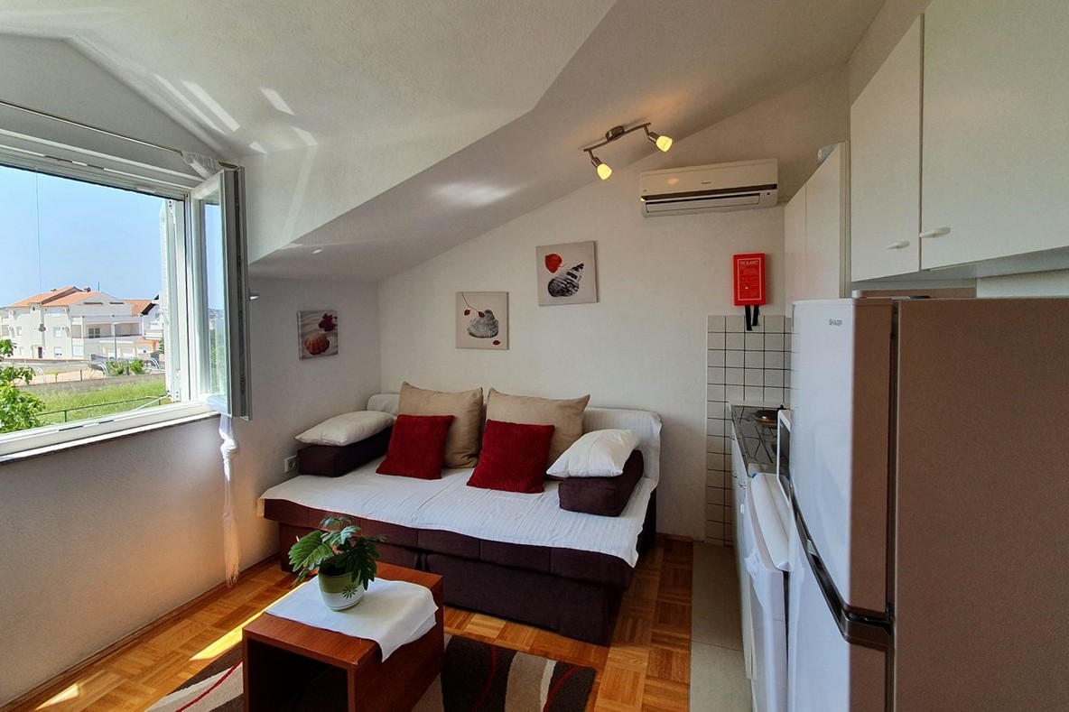 One bedroom apartment with terrace and sea view Tribunj, Vodice (A-23680-a)