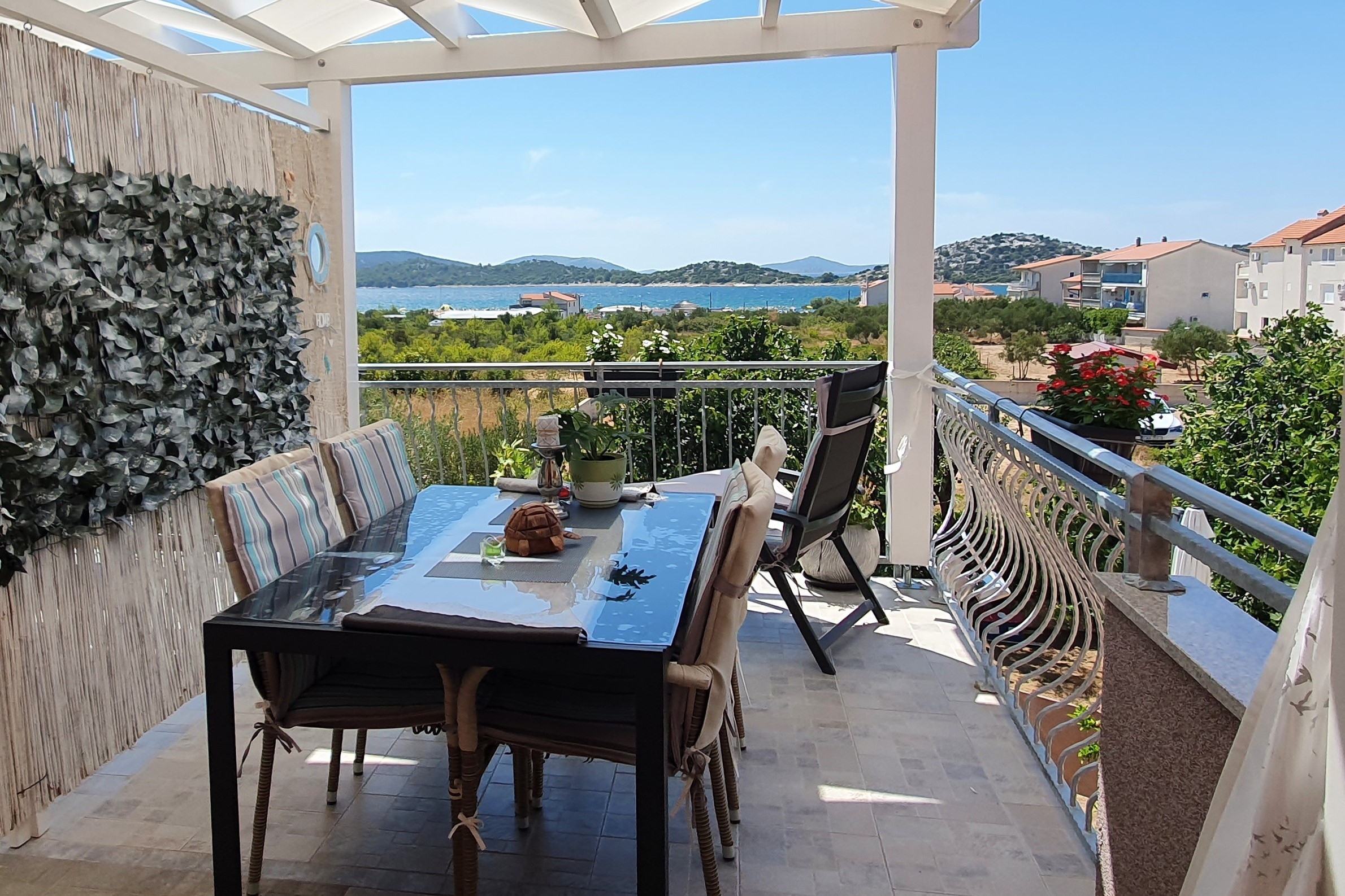 One bedroom apartment with terrace and sea view Tribunj, Vodice (A-23680-a)