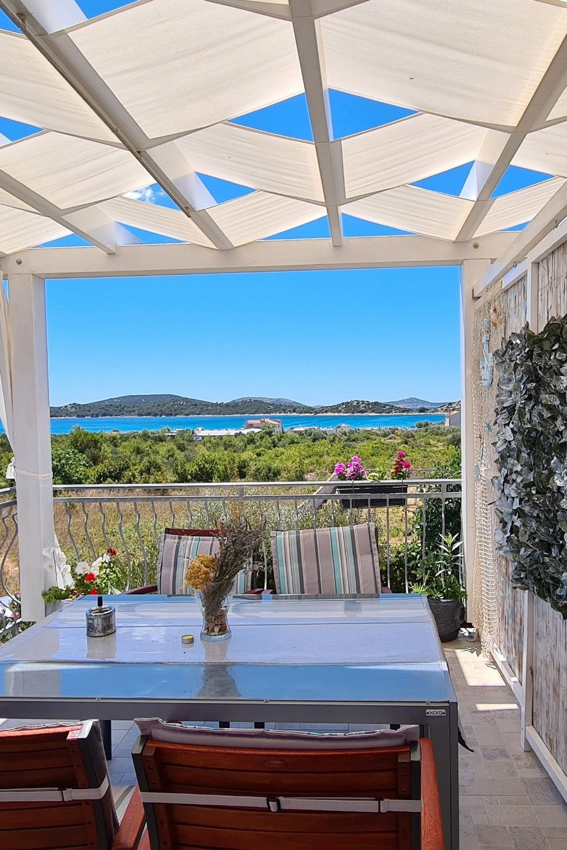One bedroom apartment with terrace and sea view Tribunj, Vodice  A-b