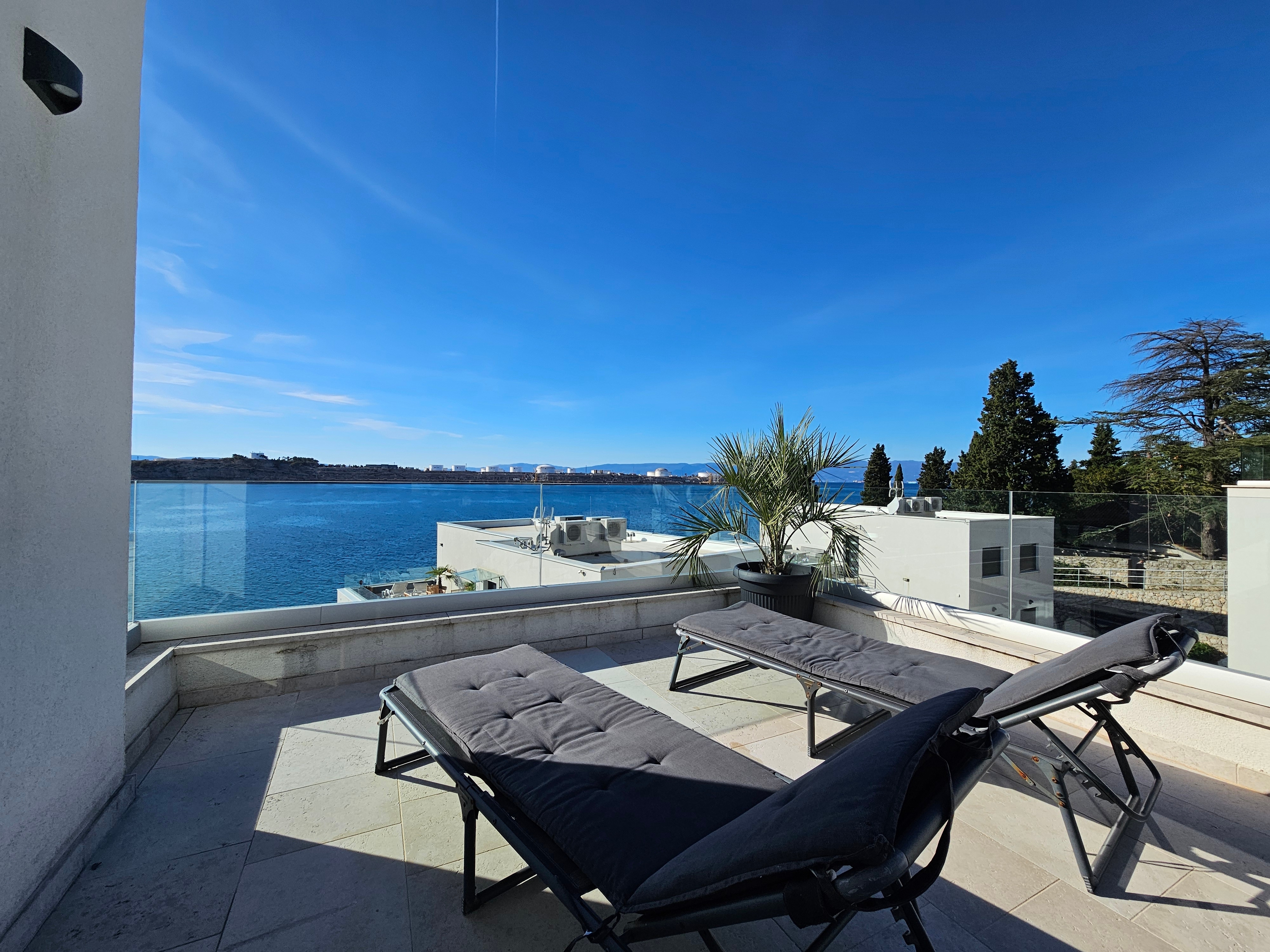 Two bedroom apartment near beach Omišalj, Krk  A-a