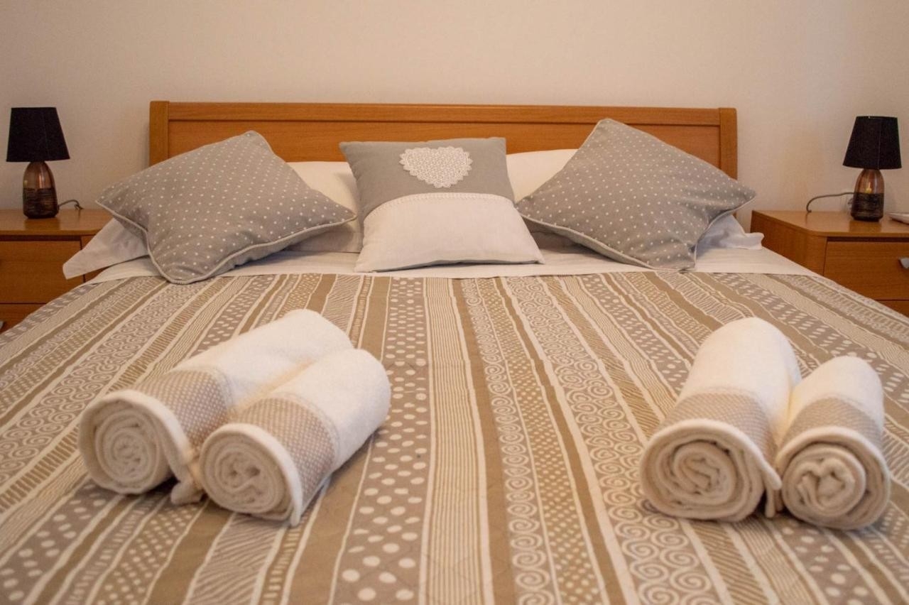 Three bedroom apartment with air-conditioning Vela Luka, Korčula  A-a