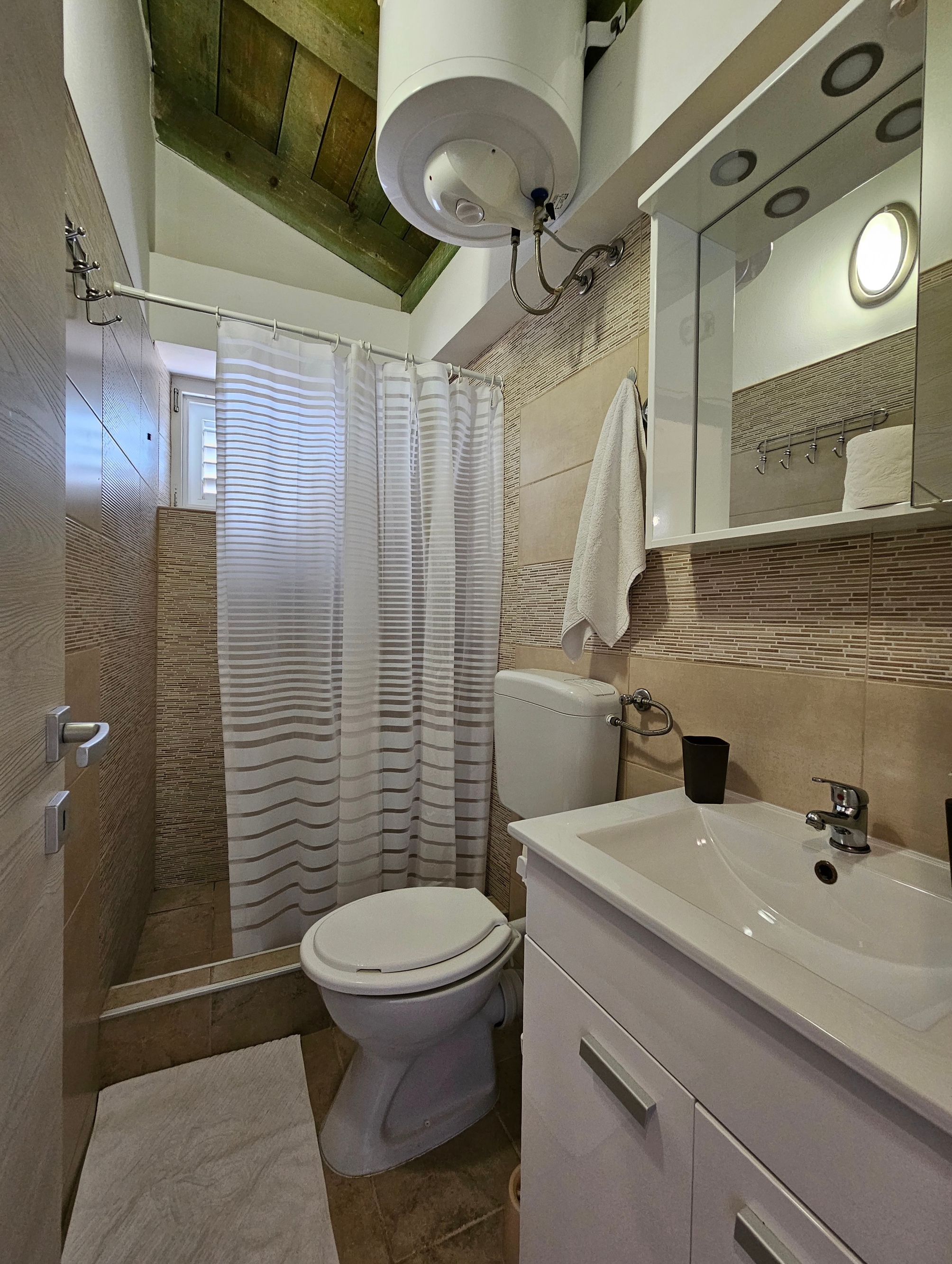 Two bedroom house with terrace Ljutići, Krk  K