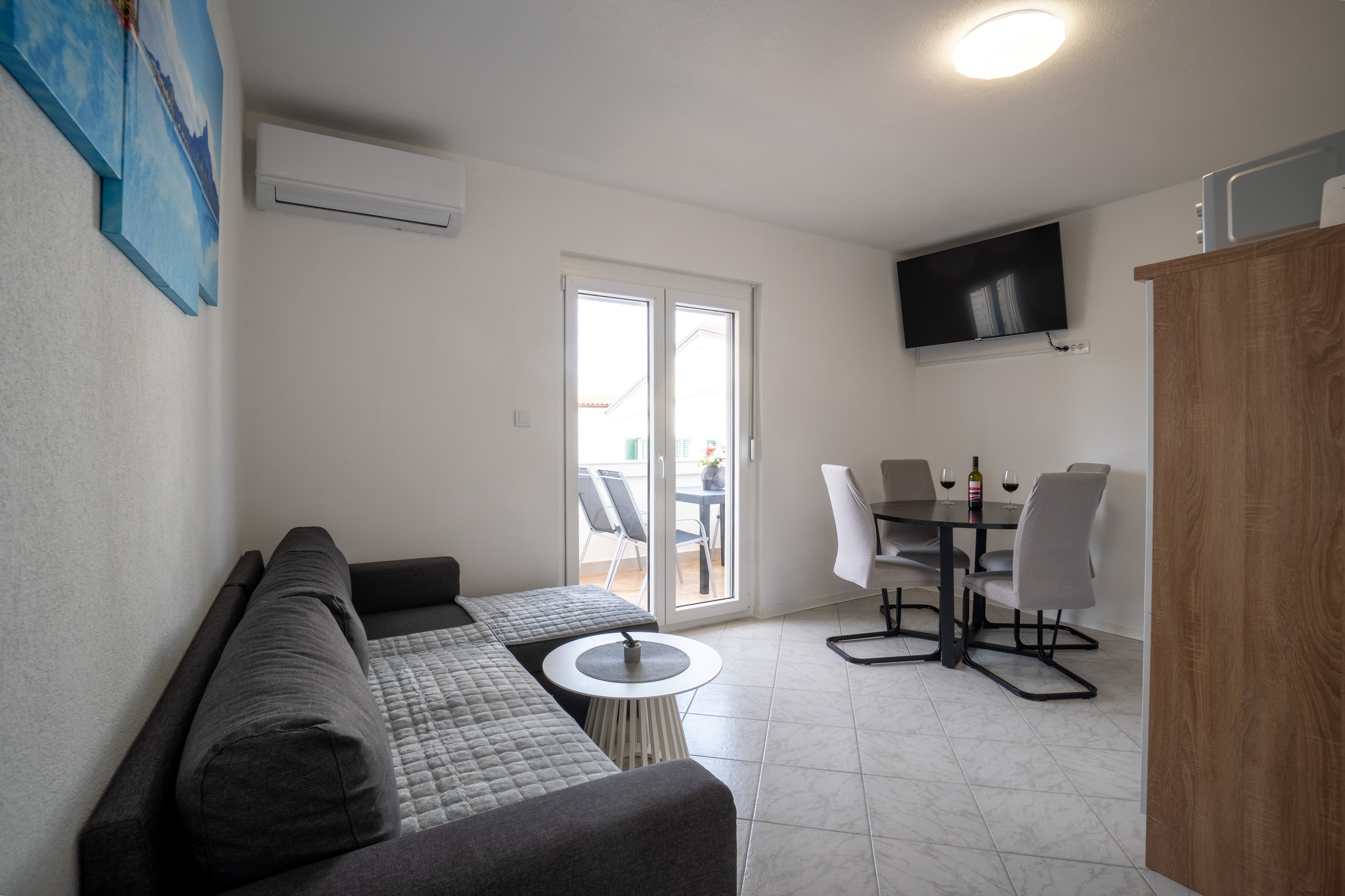 One bedroom apartment with balcony Vir  A-b