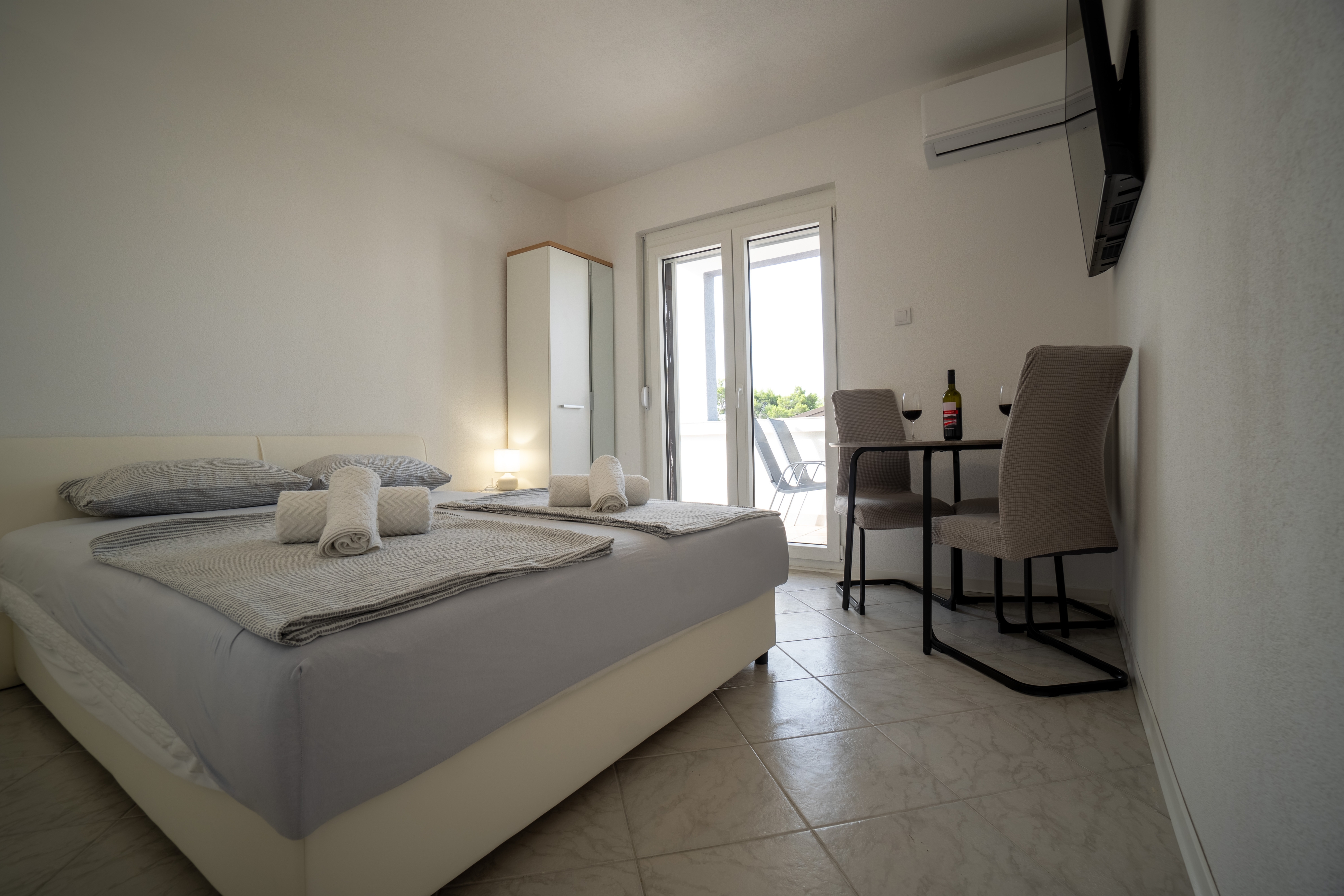 Studio flat with balcony Vir  AS-b