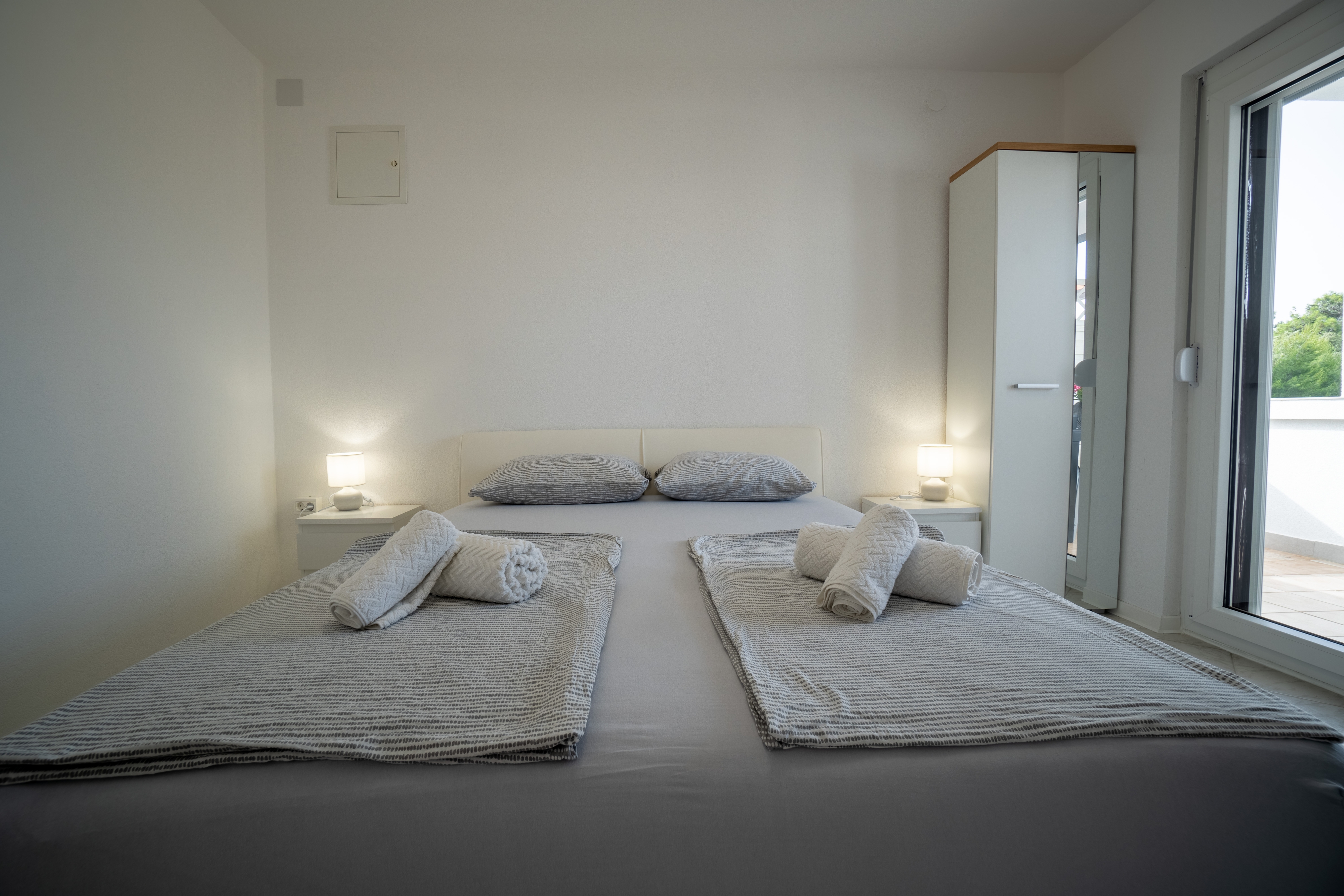 Studio flat with balcony Vir  AS-b