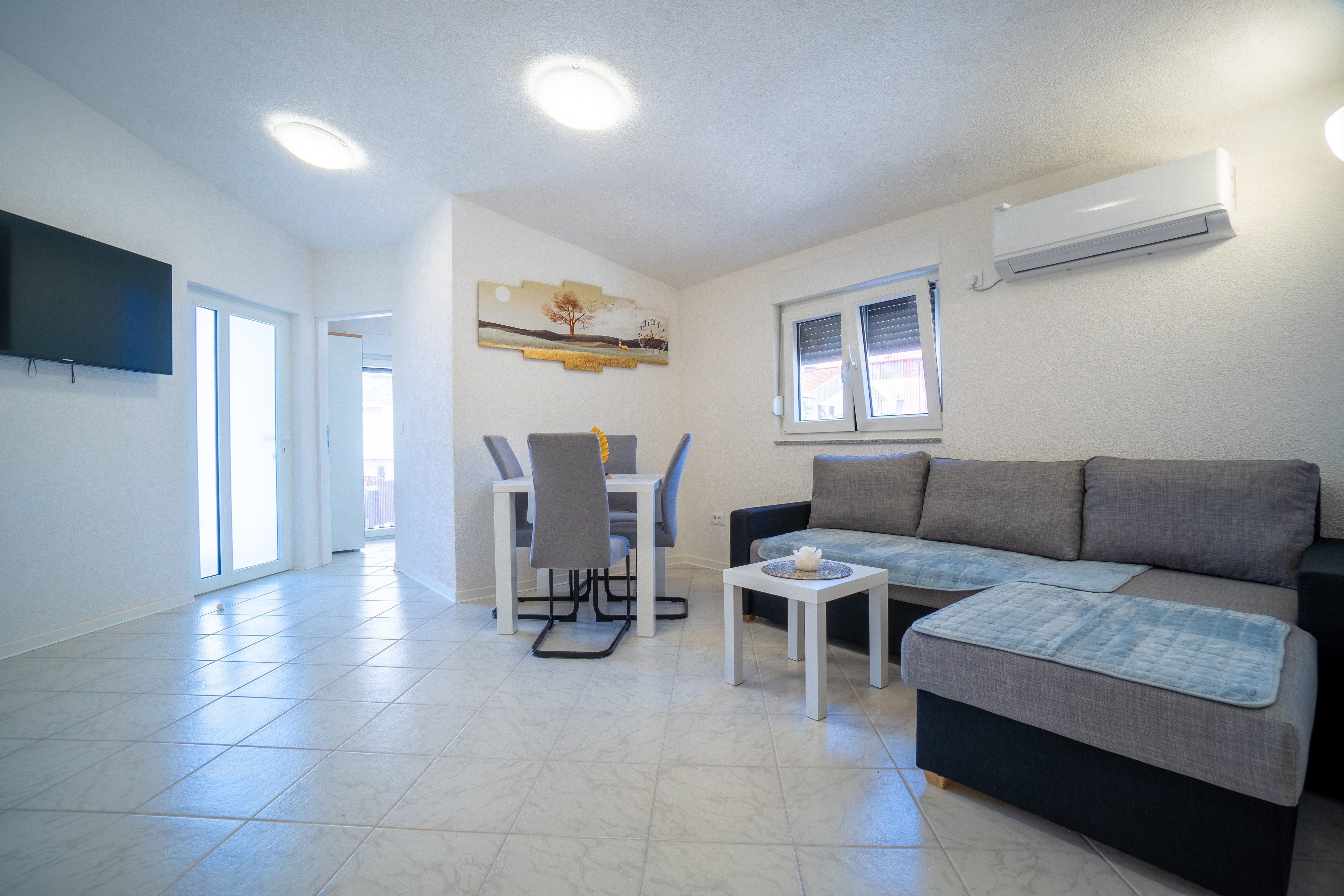 Two bedroom apartment near beach Vir  A-c