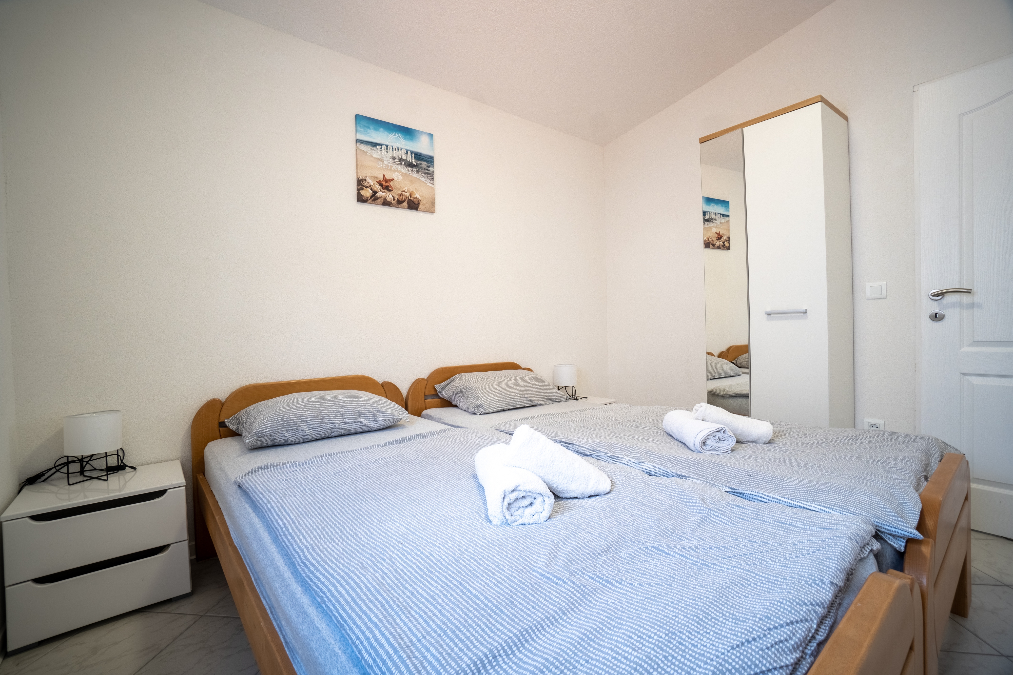 Two bedroom apartment near beach Vir  A-d