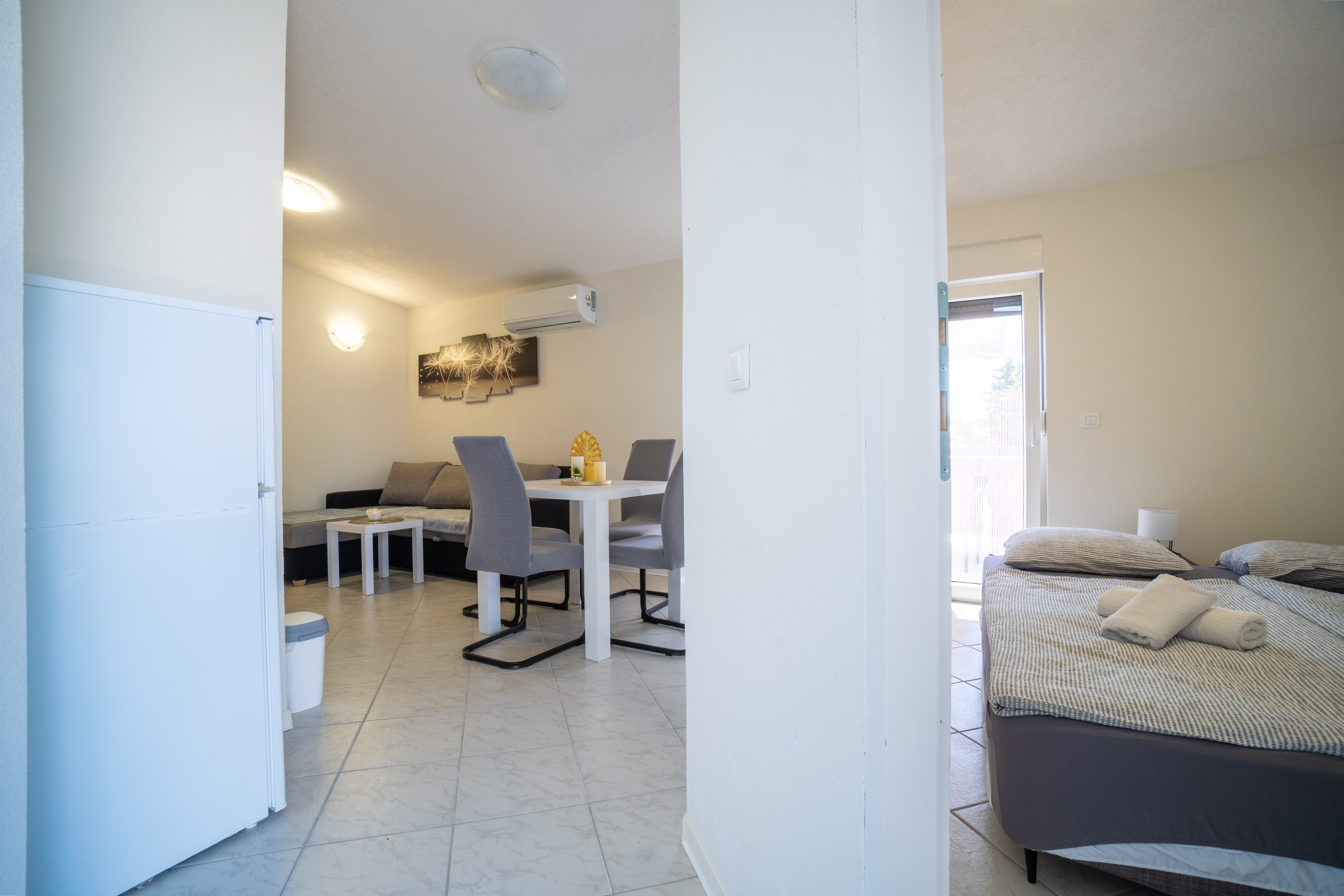 Two bedroom apartment near beach Vir  A-d