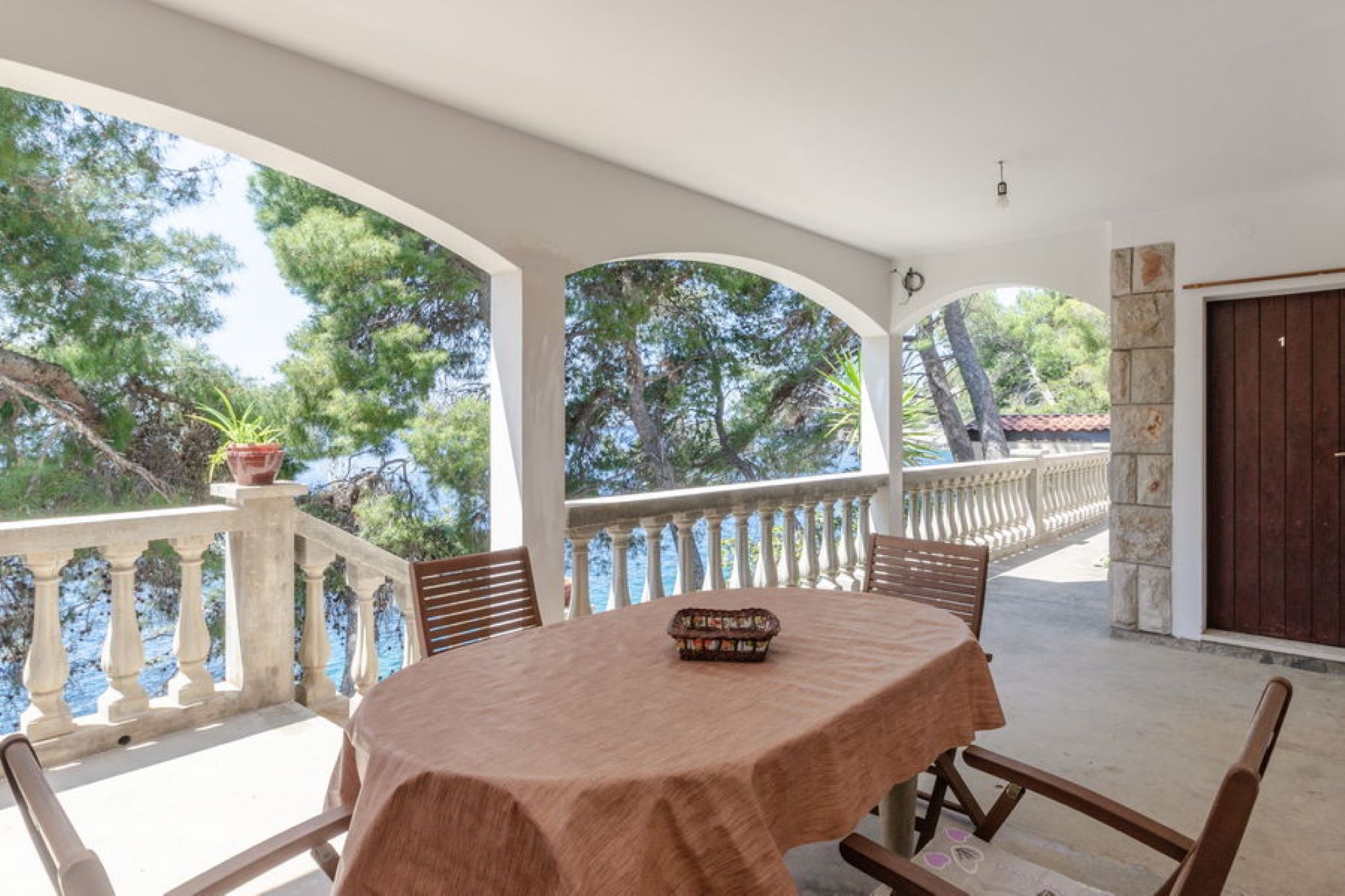 One bedroom apartment near beach Prižba, Korčula (A-23708-a)