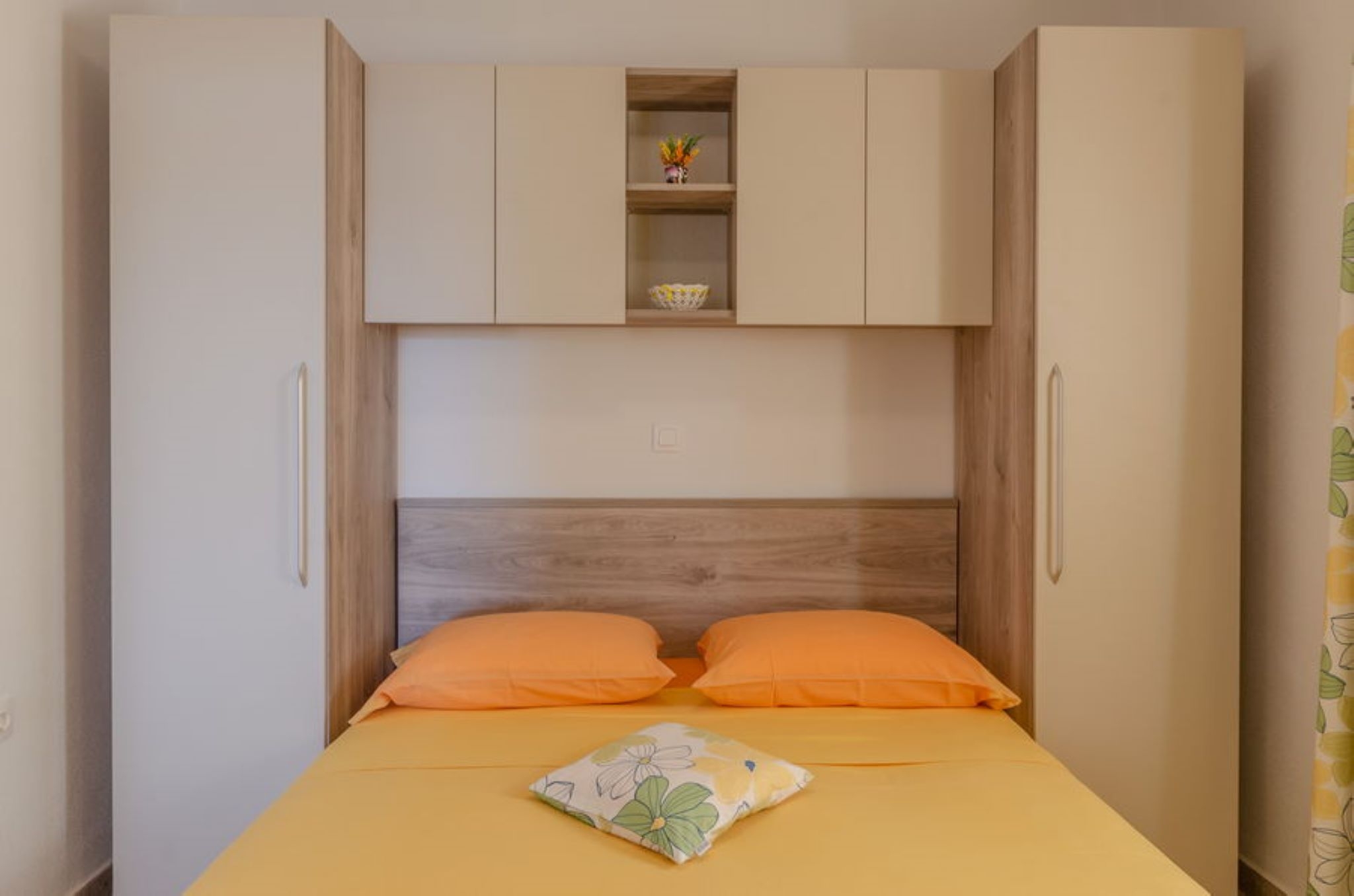 One bedroom apartment near beach Prižba, Korčula  A-c