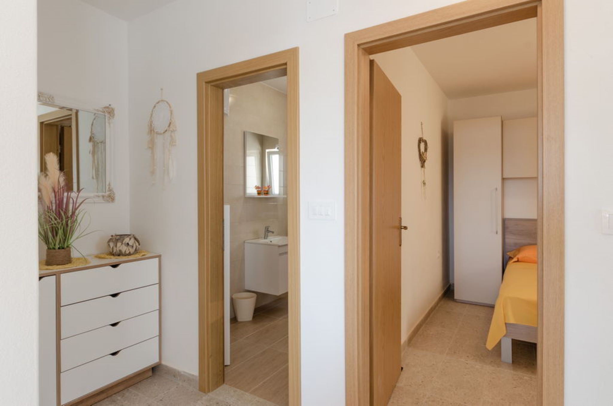 One bedroom apartment near beach Prižba, Korčula  A-c