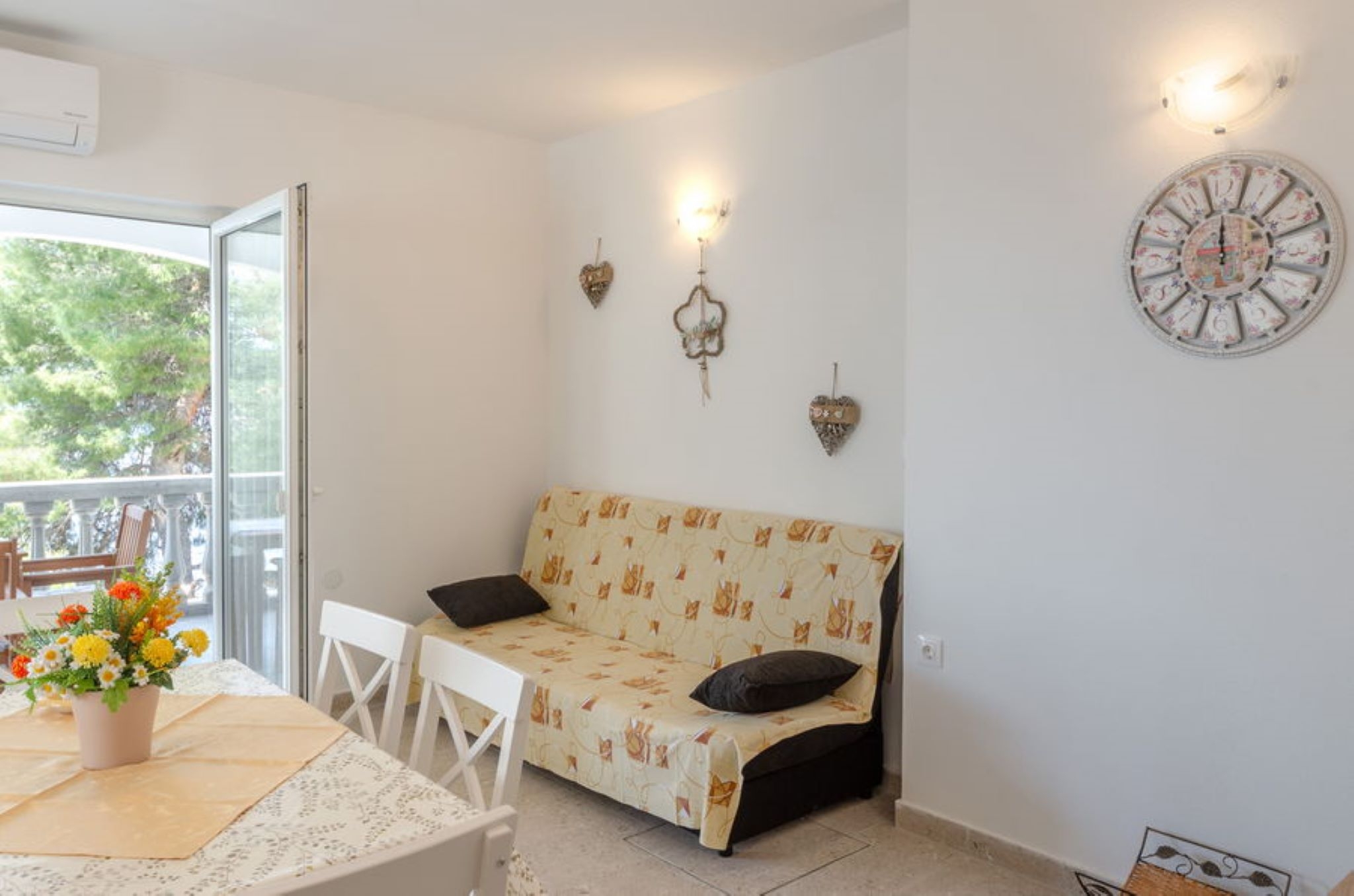 One bedroom apartment near beach Prižba, Korčula  A-c