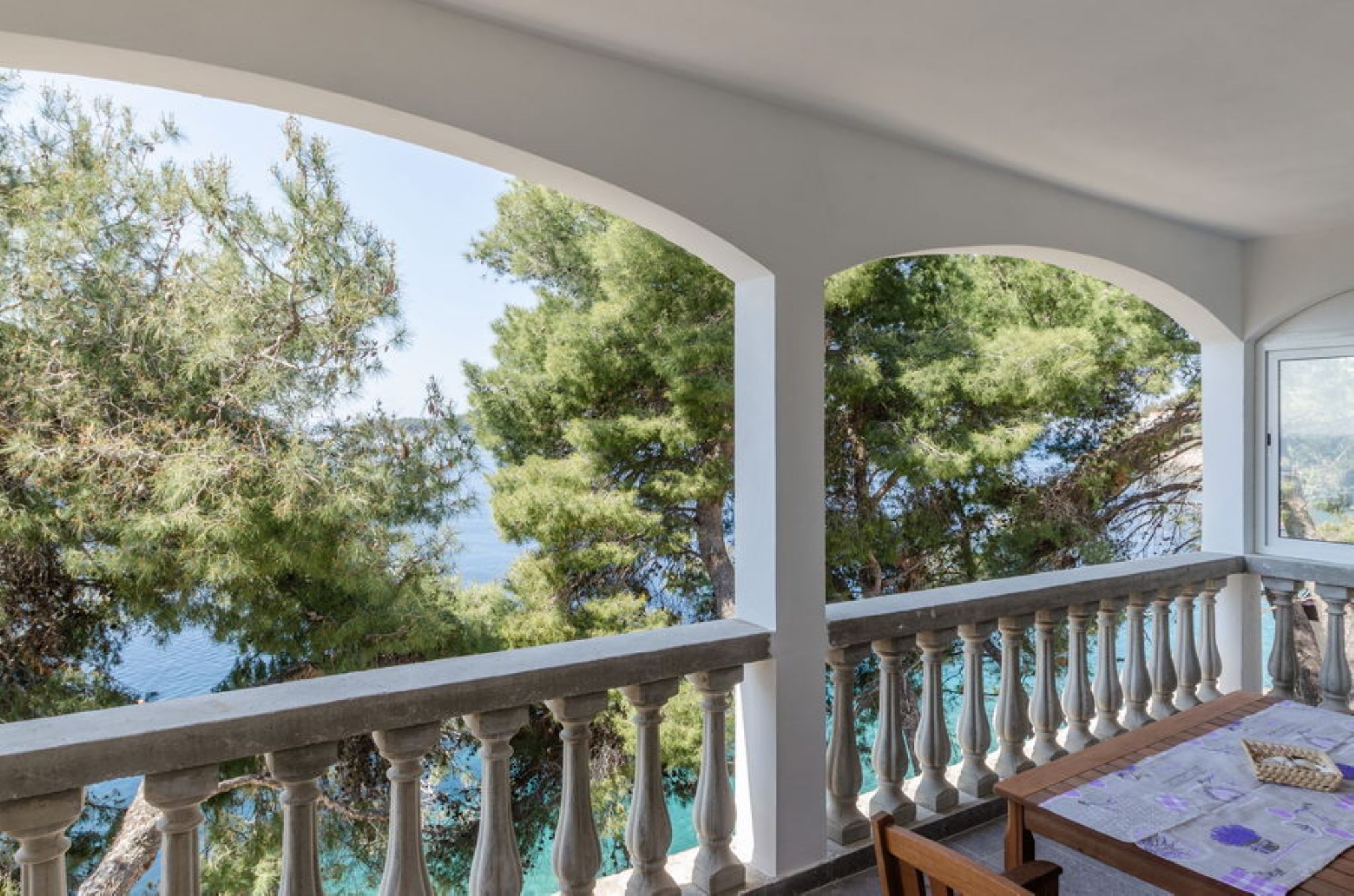 One bedroom apartment near beach Prižba, Korčula  A-c