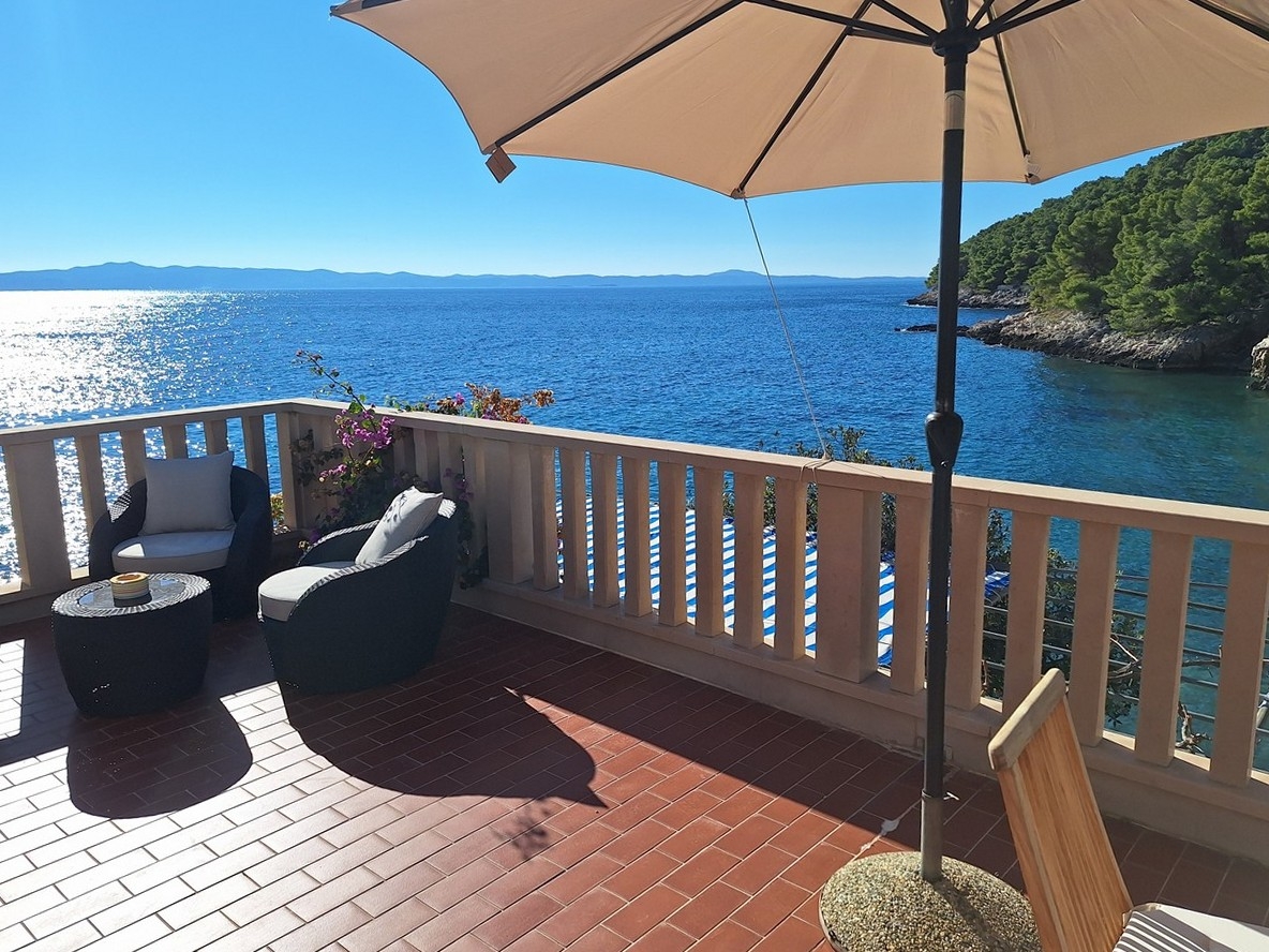Two bedroom house near beach Cove Medvidina, Hvar  K