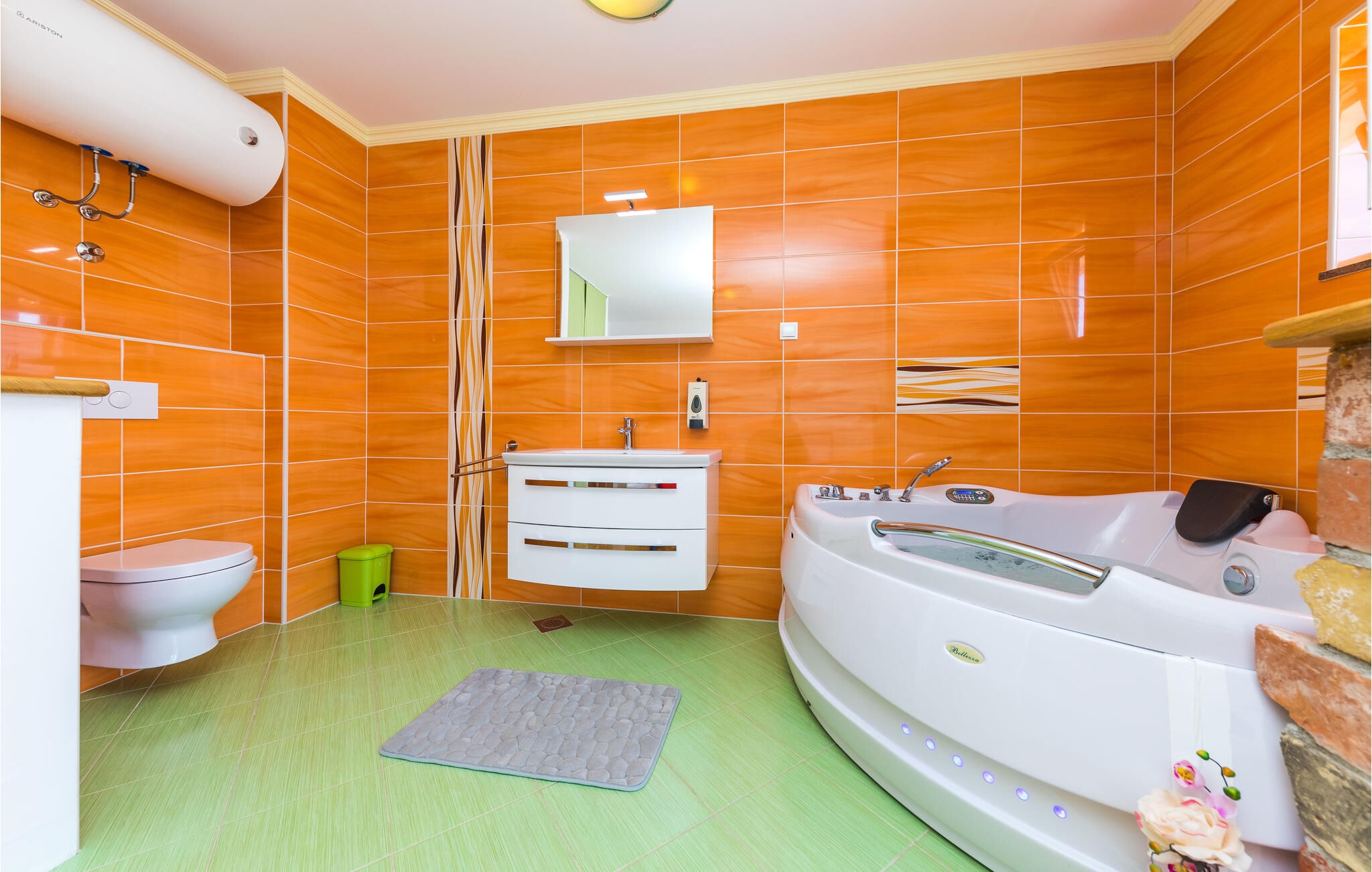 Comfortable and spacious house with terrace and sea view Kaštel Lukšić, Kaštela  K