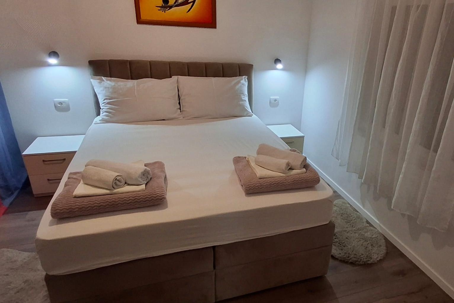 Comfortable and spacious house with terrace and sea view Kaštel Lukšić, Kaštela  K