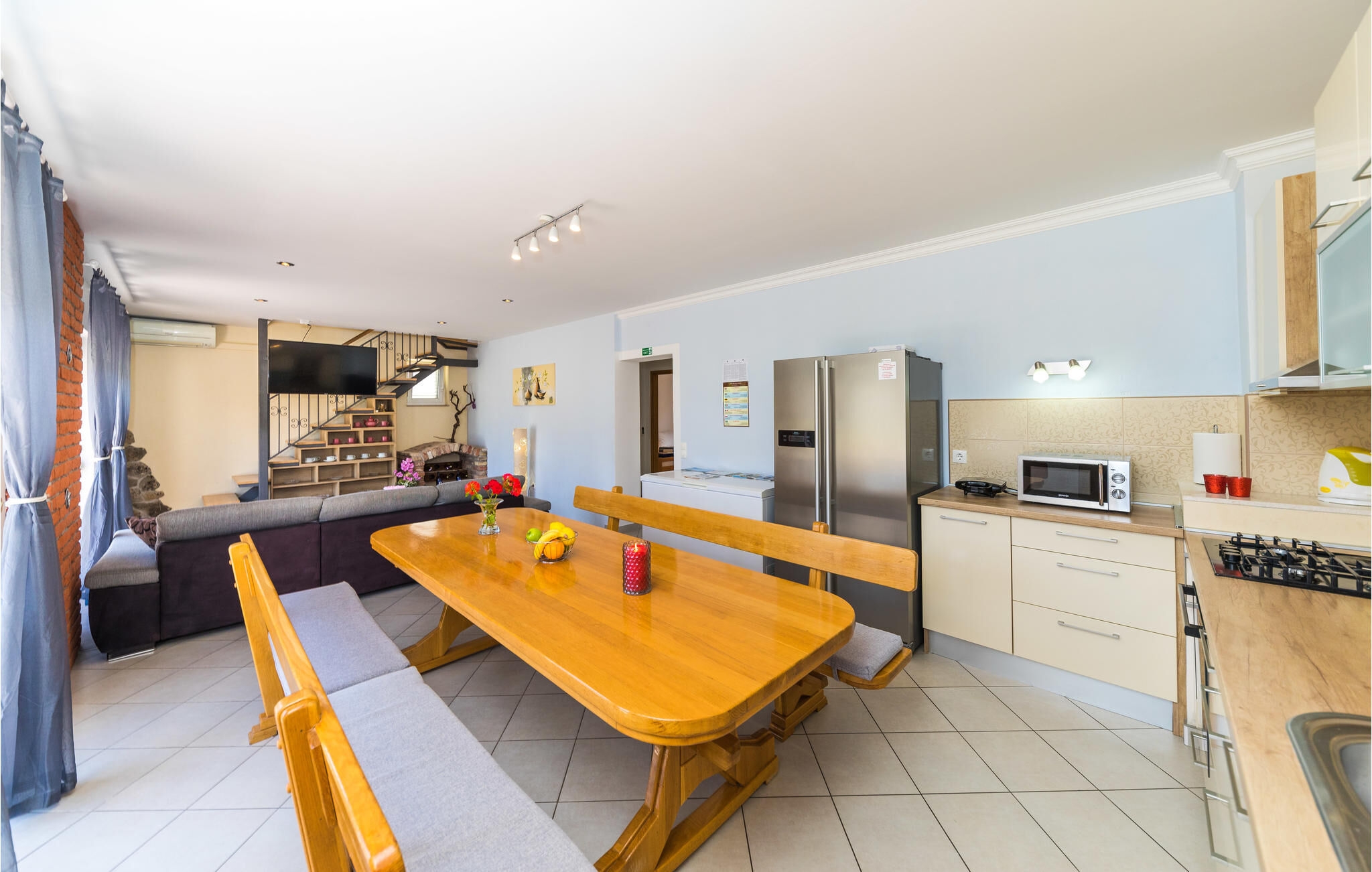 Comfortable and spacious house with terrace and sea view Kaštel Lukšić, Kaštela  K