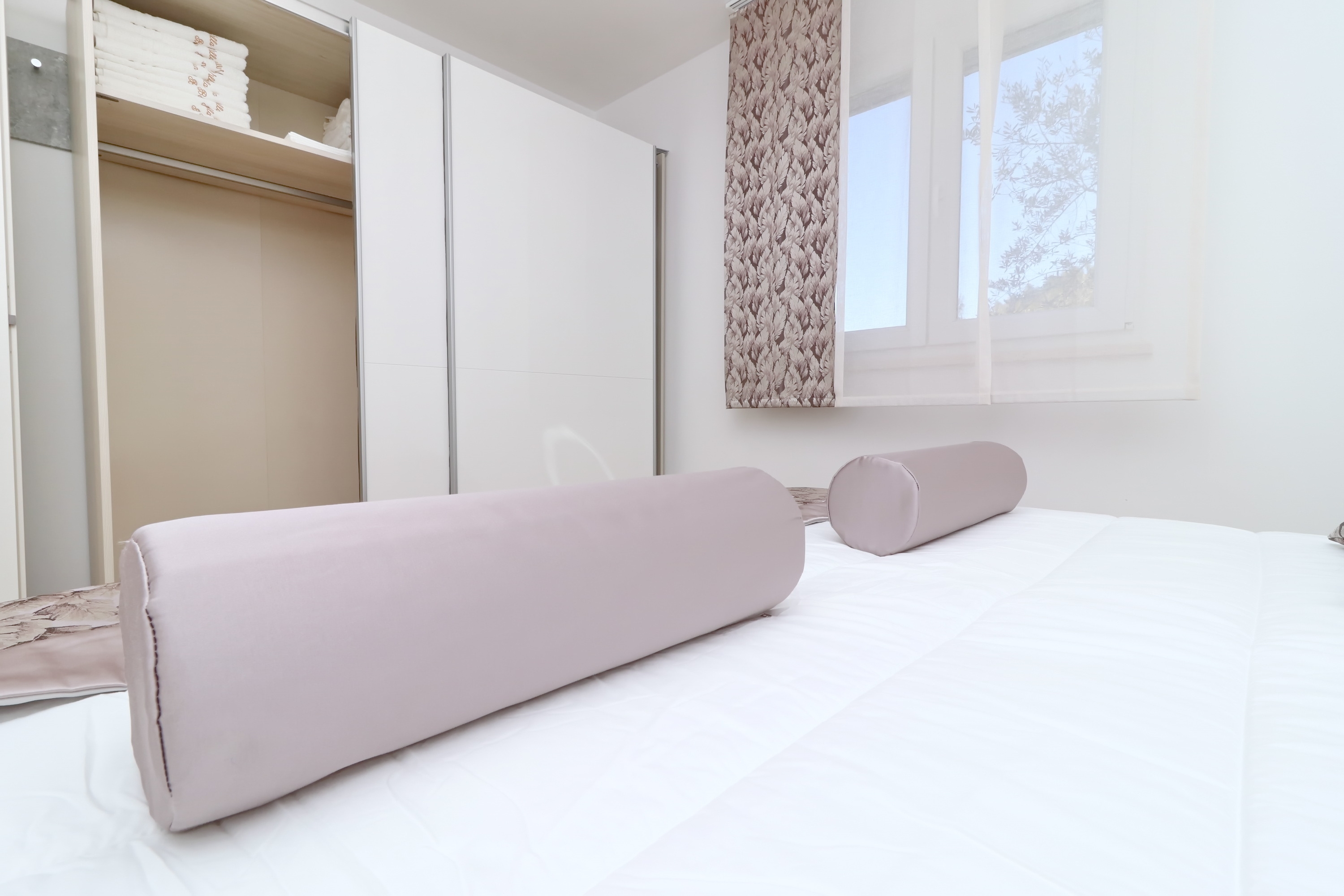 Comfortable and spacious house near beach Cove Slatina, Korčula  K