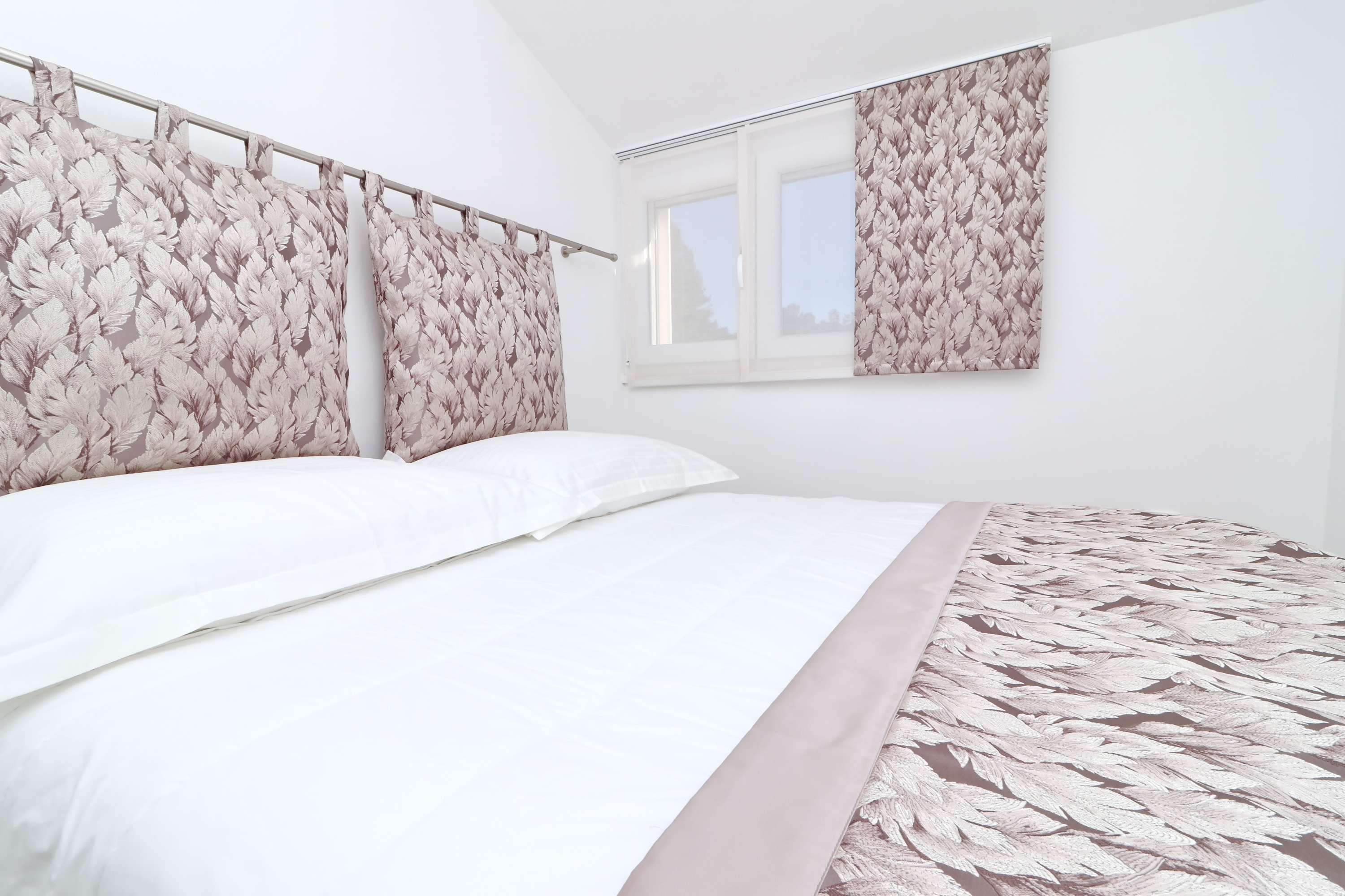 Comfortable and spacious house near beach Cove Slatina, Korčula  K