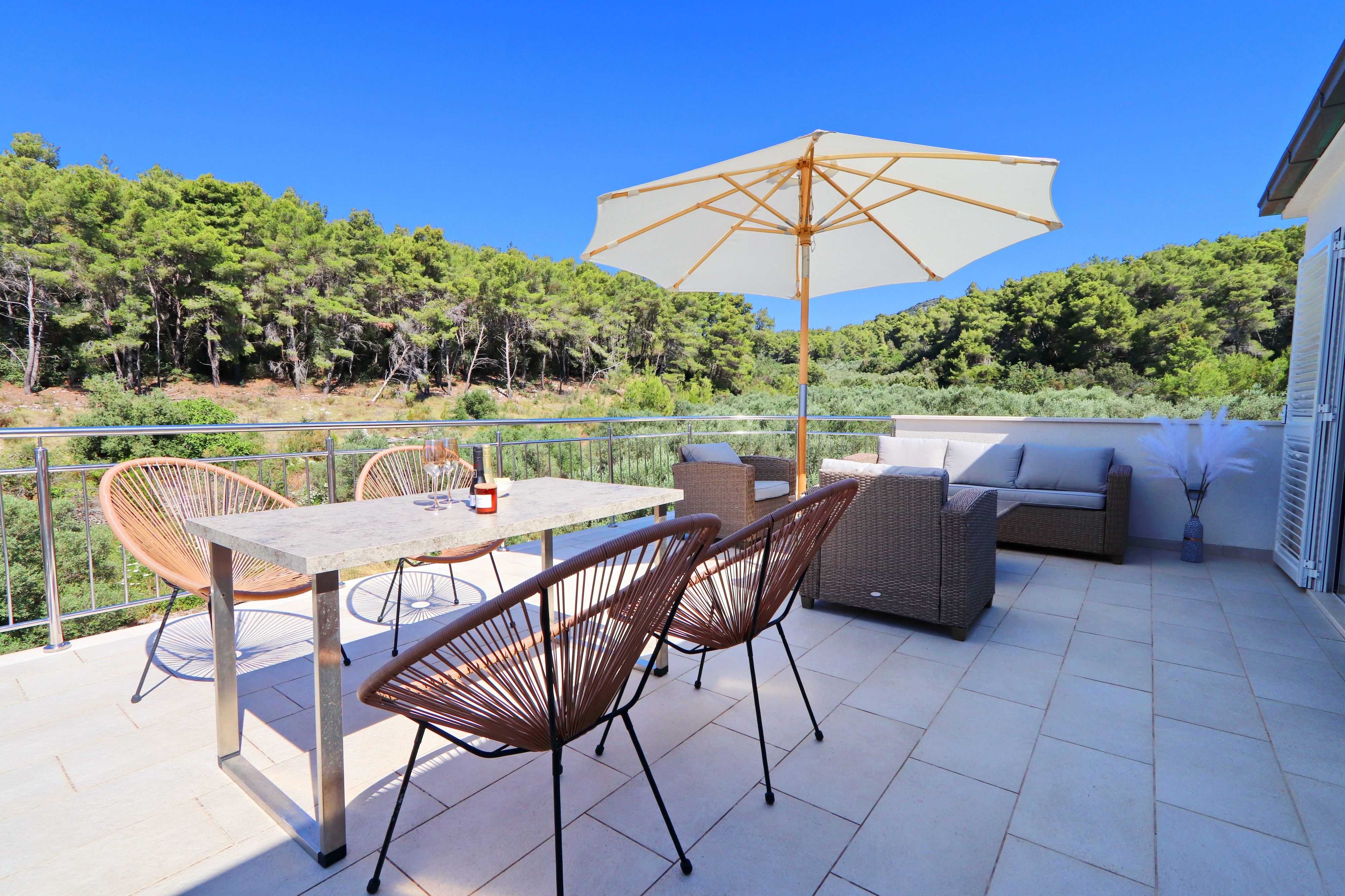 Comfortable and spacious house near beach Cove Slatina, Korčula  K