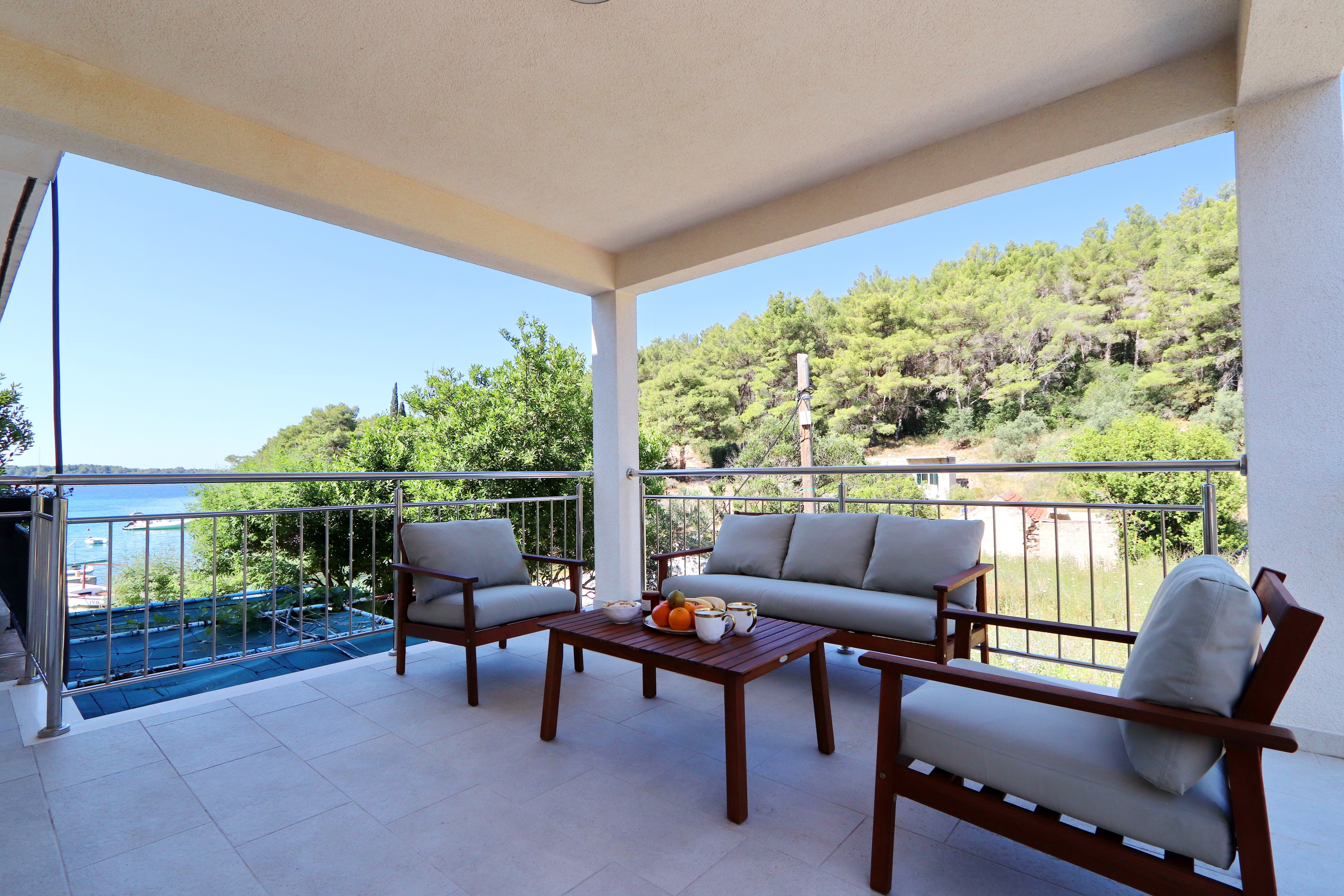 Comfortable and spacious house near beach Cove Slatina, Korčula  K