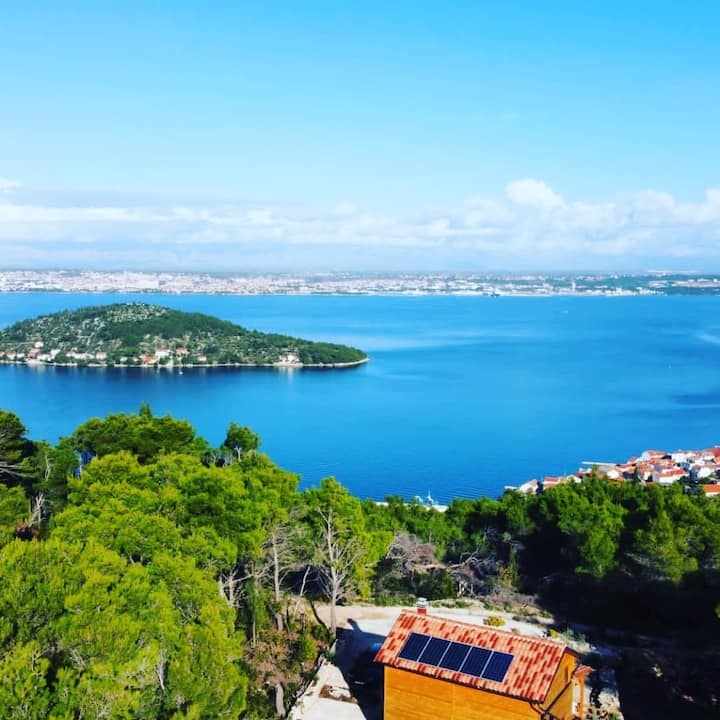 Enosobna hiša S teraso in pogledom na morje Kali, Ugljan  K