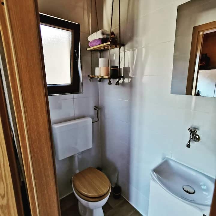 Jednosobna kuća s terasom i pogledom na more Kali, Ugljan  K