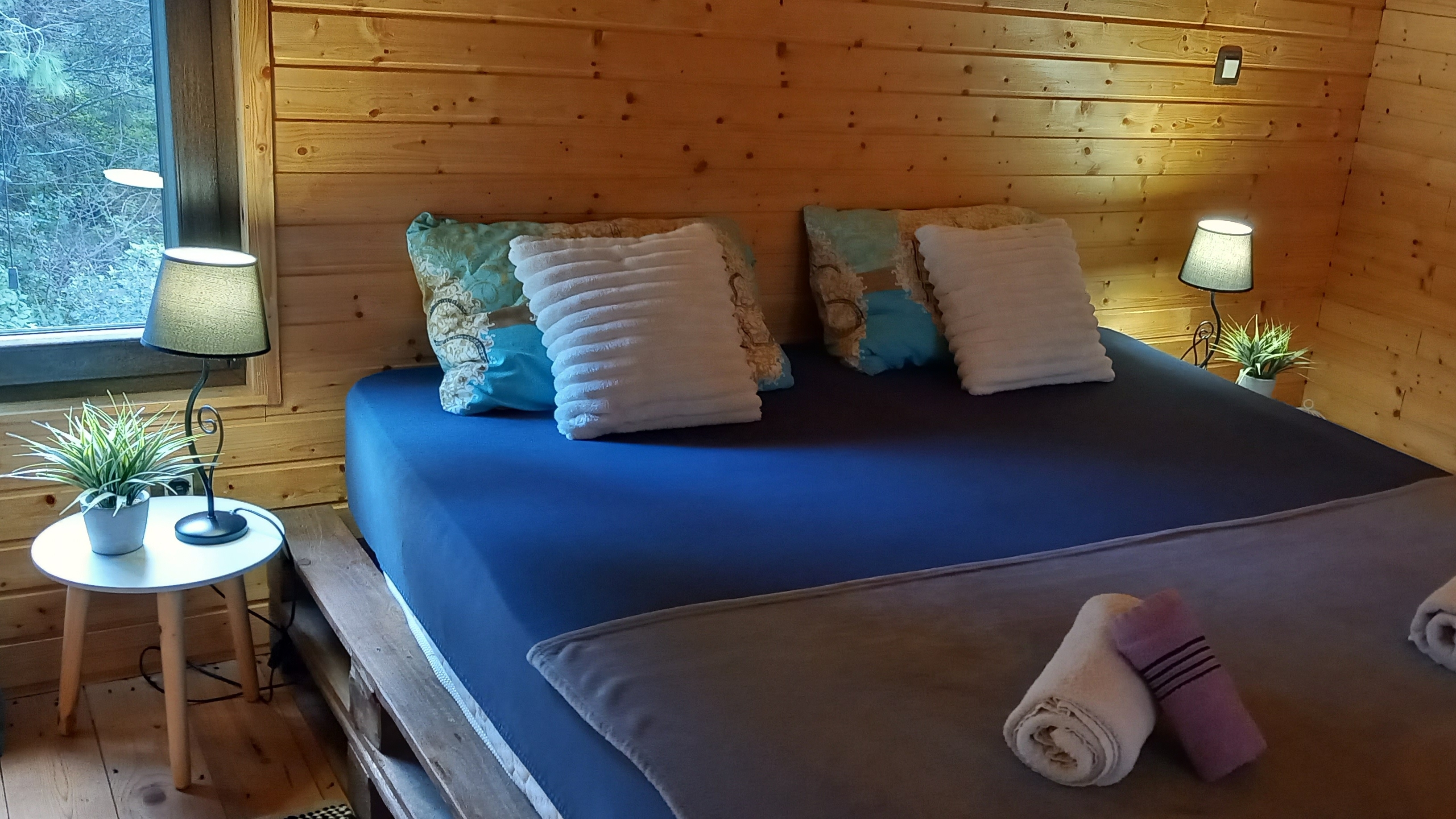 Jednosobna kuća s terasom i pogledom na more Kali, Ugljan  K
