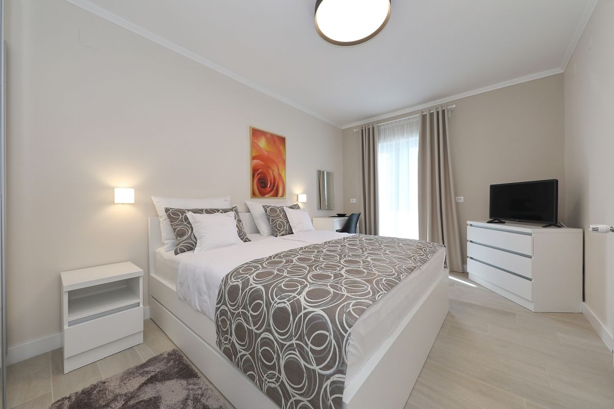 Comfortable and spacious house with terrace Sikovo, Biograd  K