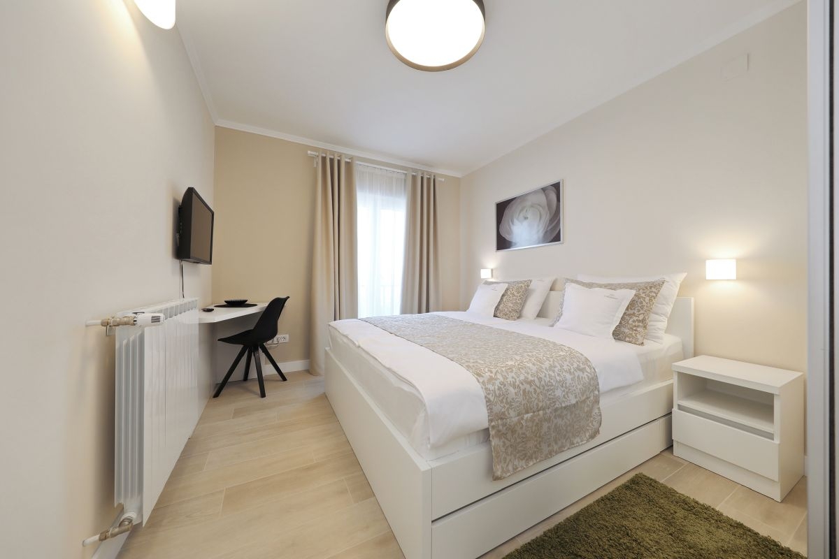 Comfortable and spacious house with terrace Sikovo, Biograd  K