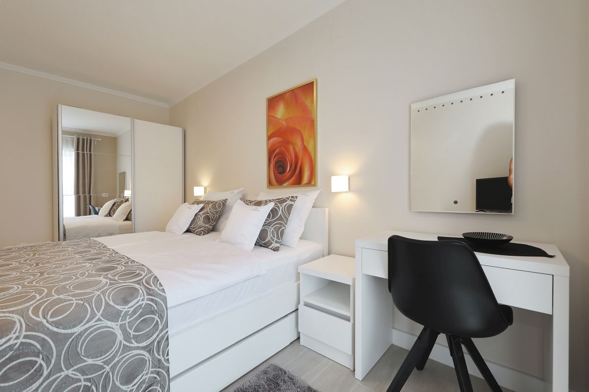 Comfortable and spacious house with terrace Sikovo, Biograd  K