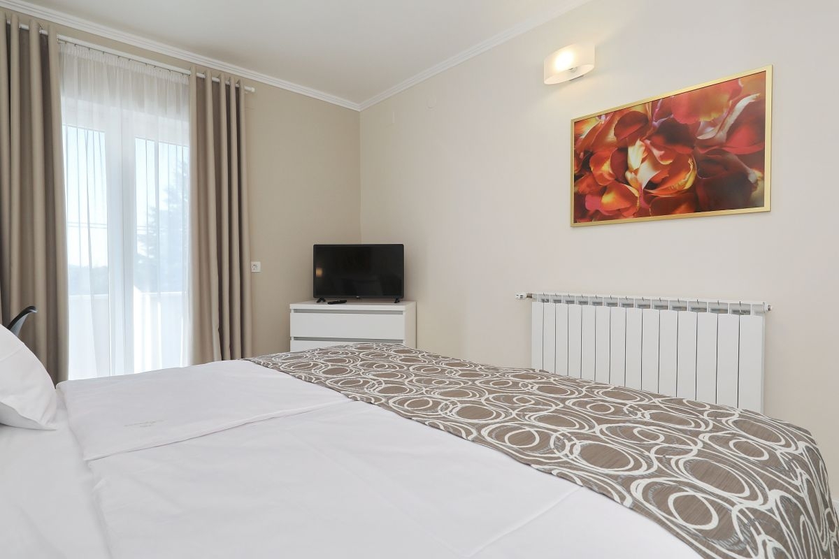 Comfortable and spacious house with terrace Sikovo, Biograd  K