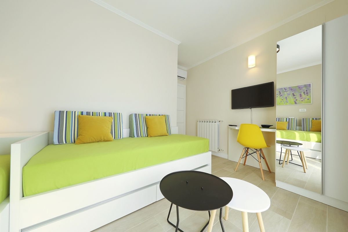 Comfortable and spacious house with terrace Sikovo, Biograd  K