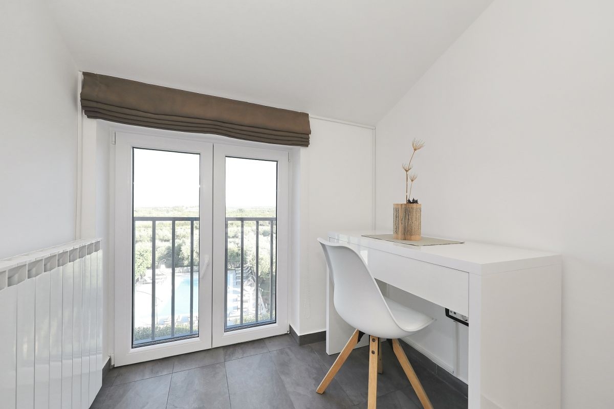 Comfortable and spacious house with terrace Sikovo, Biograd  K